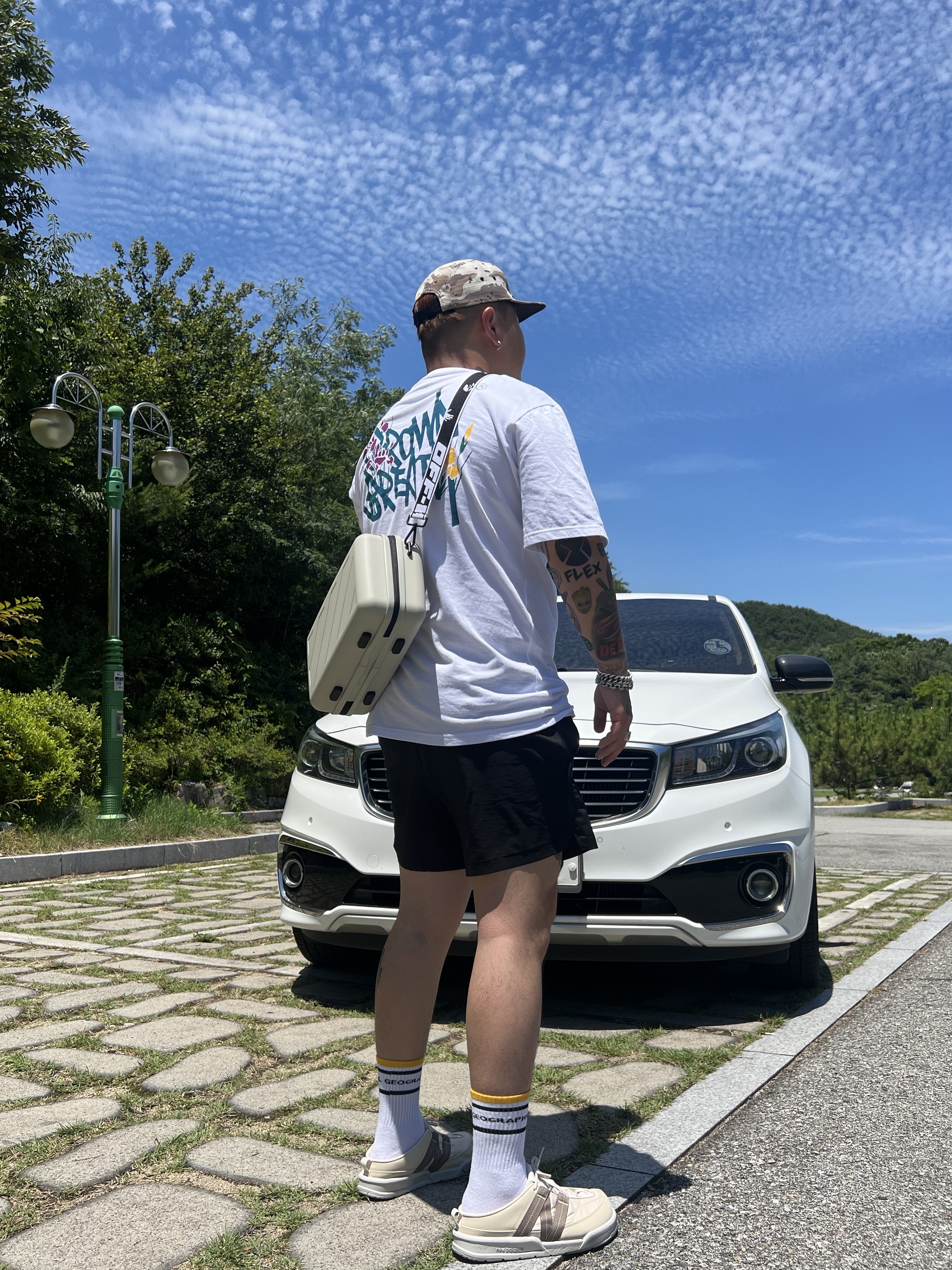 Off-White x Amore Pacific Protection Box (Without Cosmetics), New Balance CRV Mule V2 Ivory 착용 스타일
