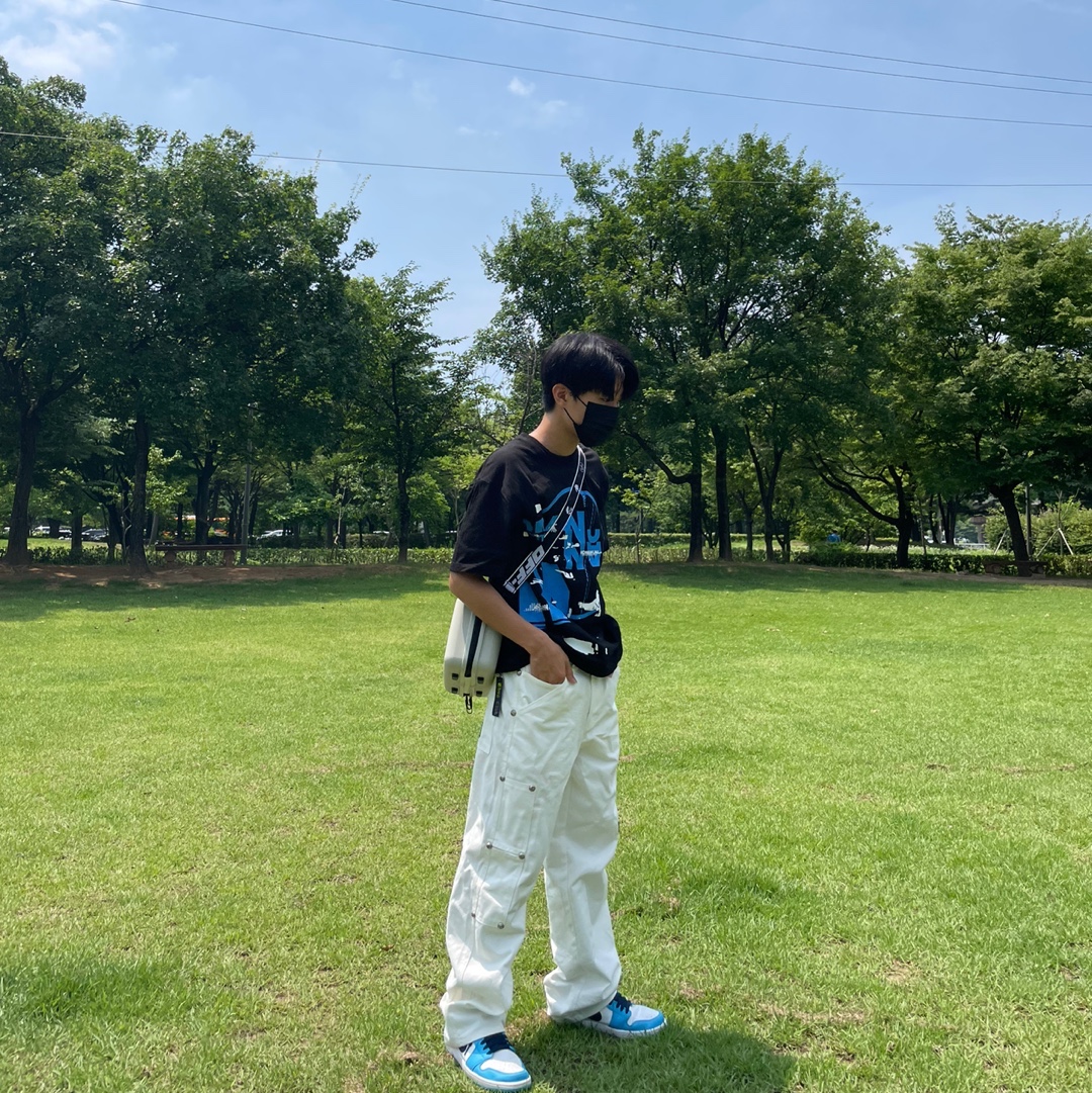 Jordan 1 Low Dark Powder Blue, Off-White x Amore Pacific Protection Box (Without Cosmetics) 착용 스타일 - 4
