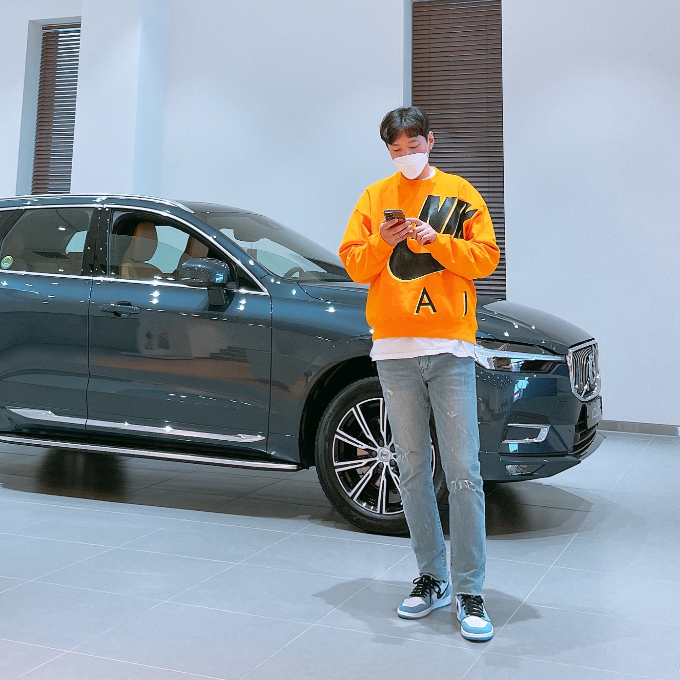 Jordan 1 Retro High OG University Blue, Nike x Kim Jones Fleece Crew Circuit Orange - US/EU 착용 스타일
