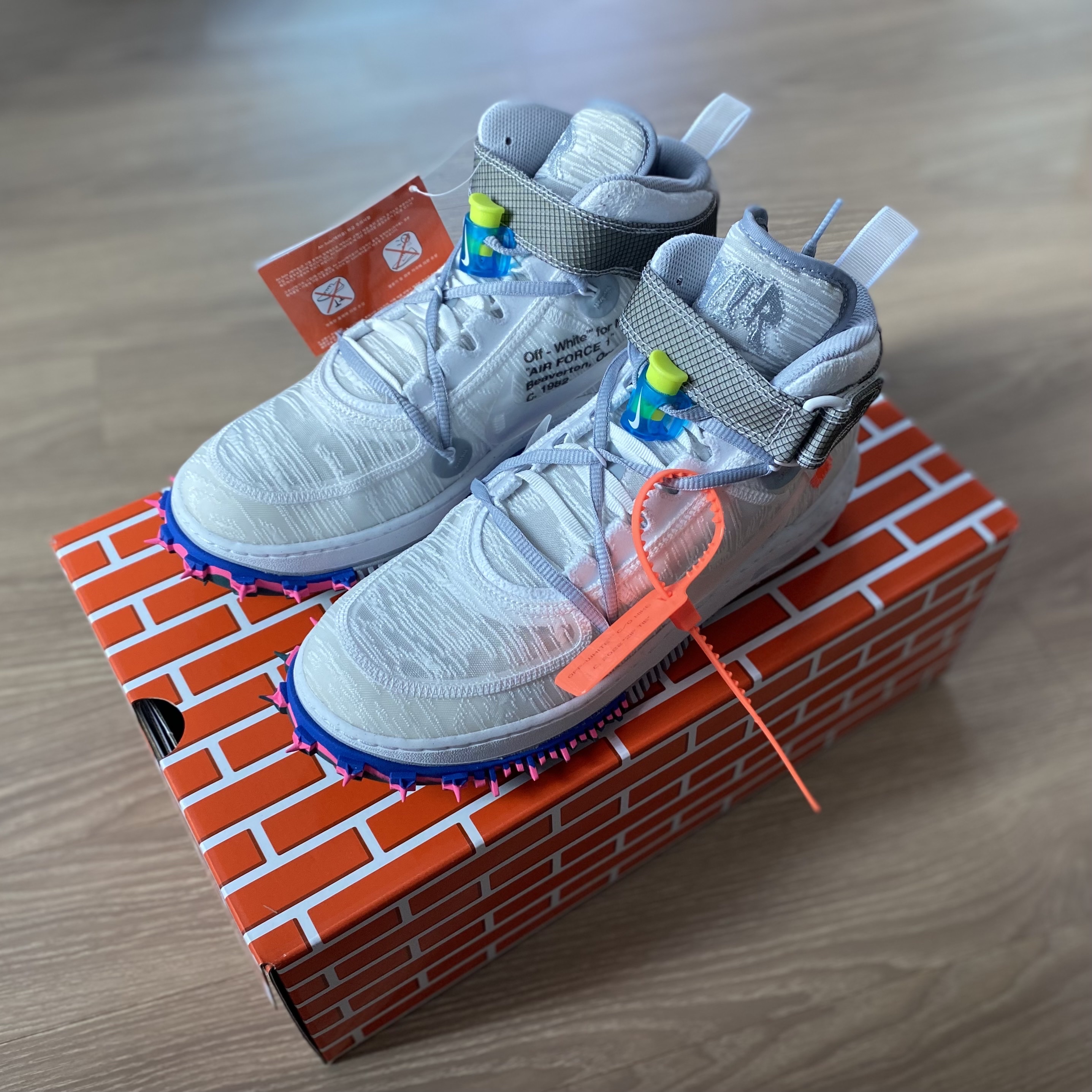 Nike x Off-White Air Force 1 Mid SP White 착용 스타일
