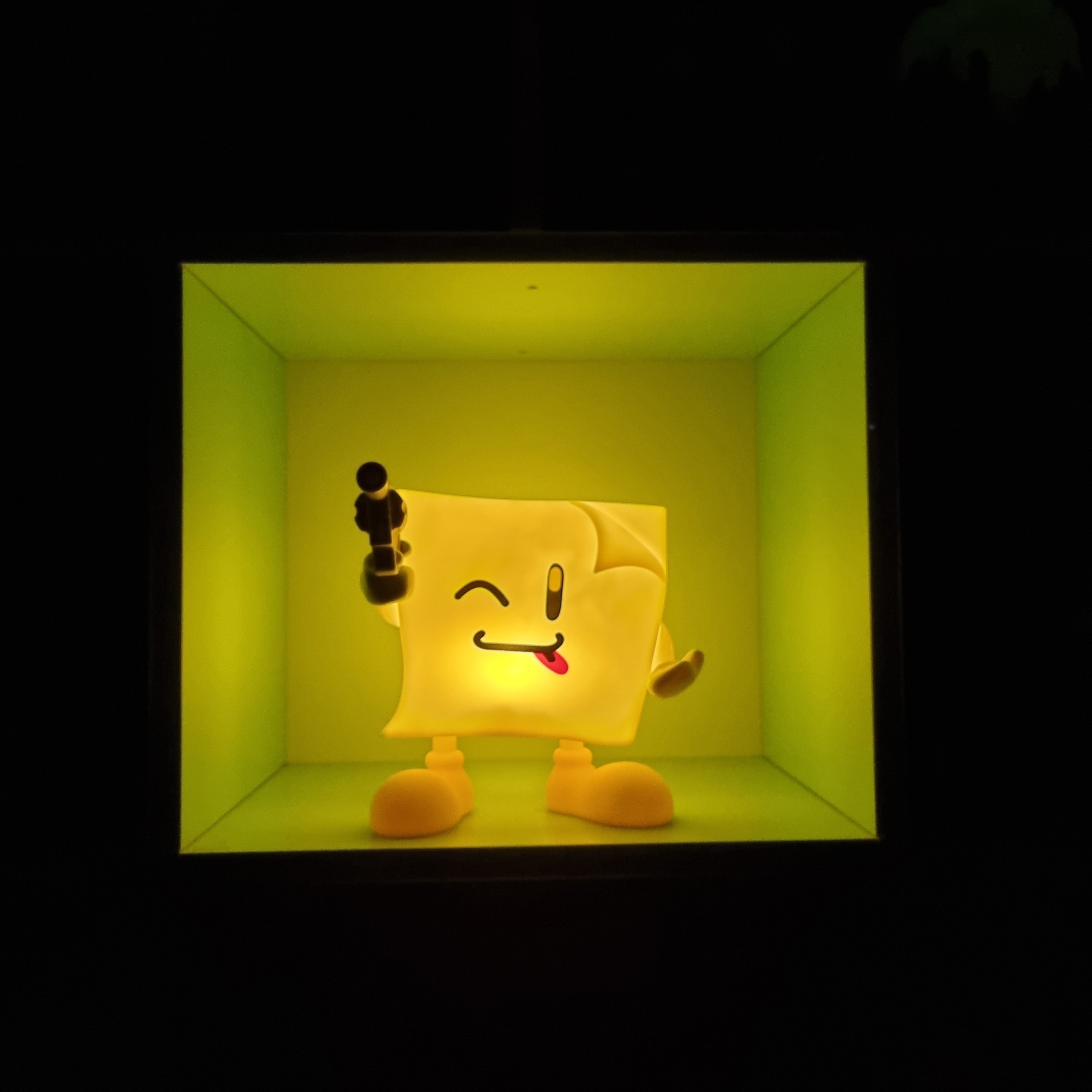 Supreme Sticky Note Molded Lamp Yellow - 22SS 착용 스타일 - 3