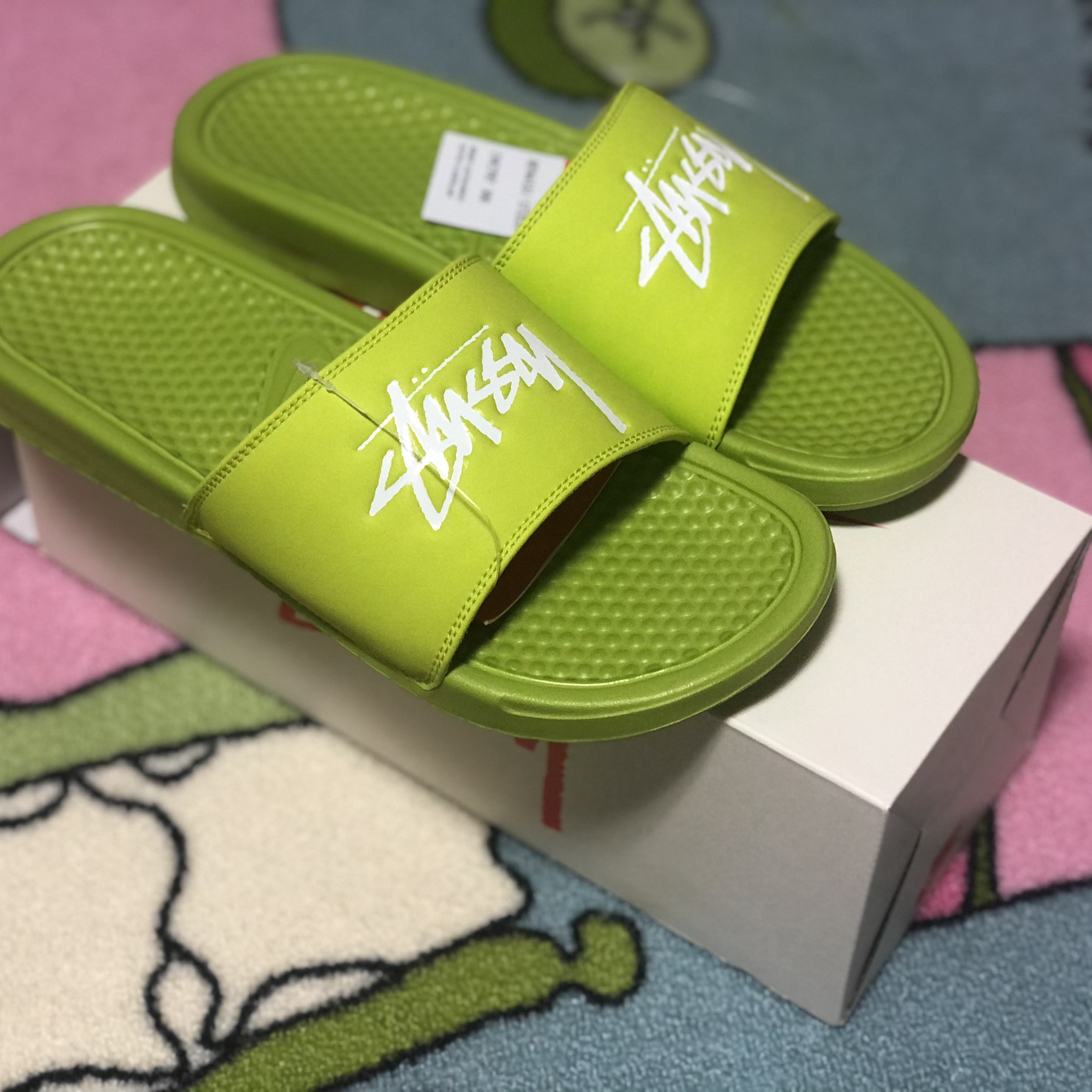 Nike x Stussy Benassi Slide Volt 착용 스타일