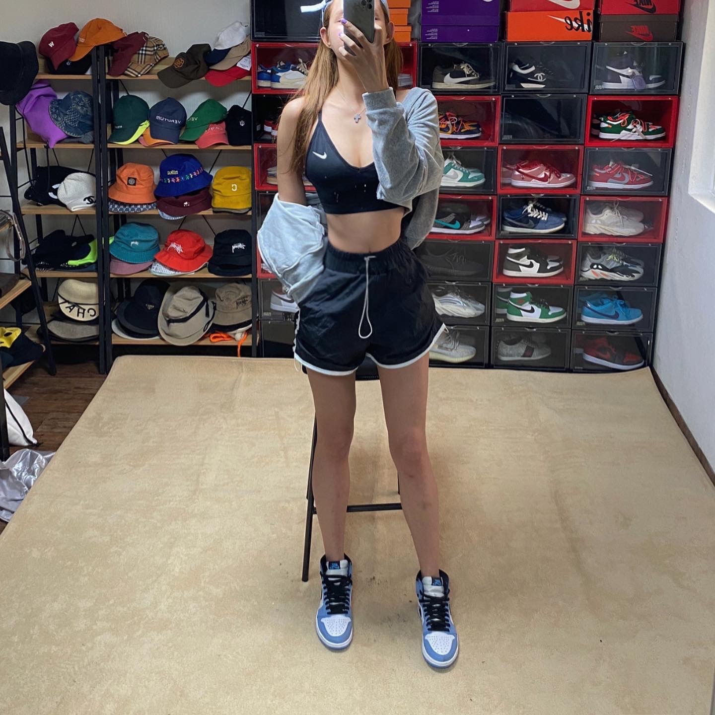 Jordan 1 Retro High OG University Blue 착용 스타일 - 2
