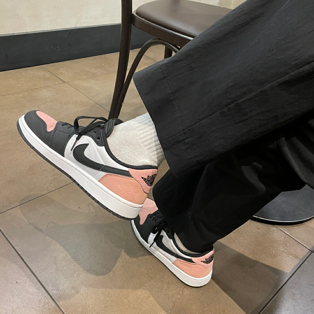 Jordan 1 Retro Low OG Bleached Coral 착용 스타일
