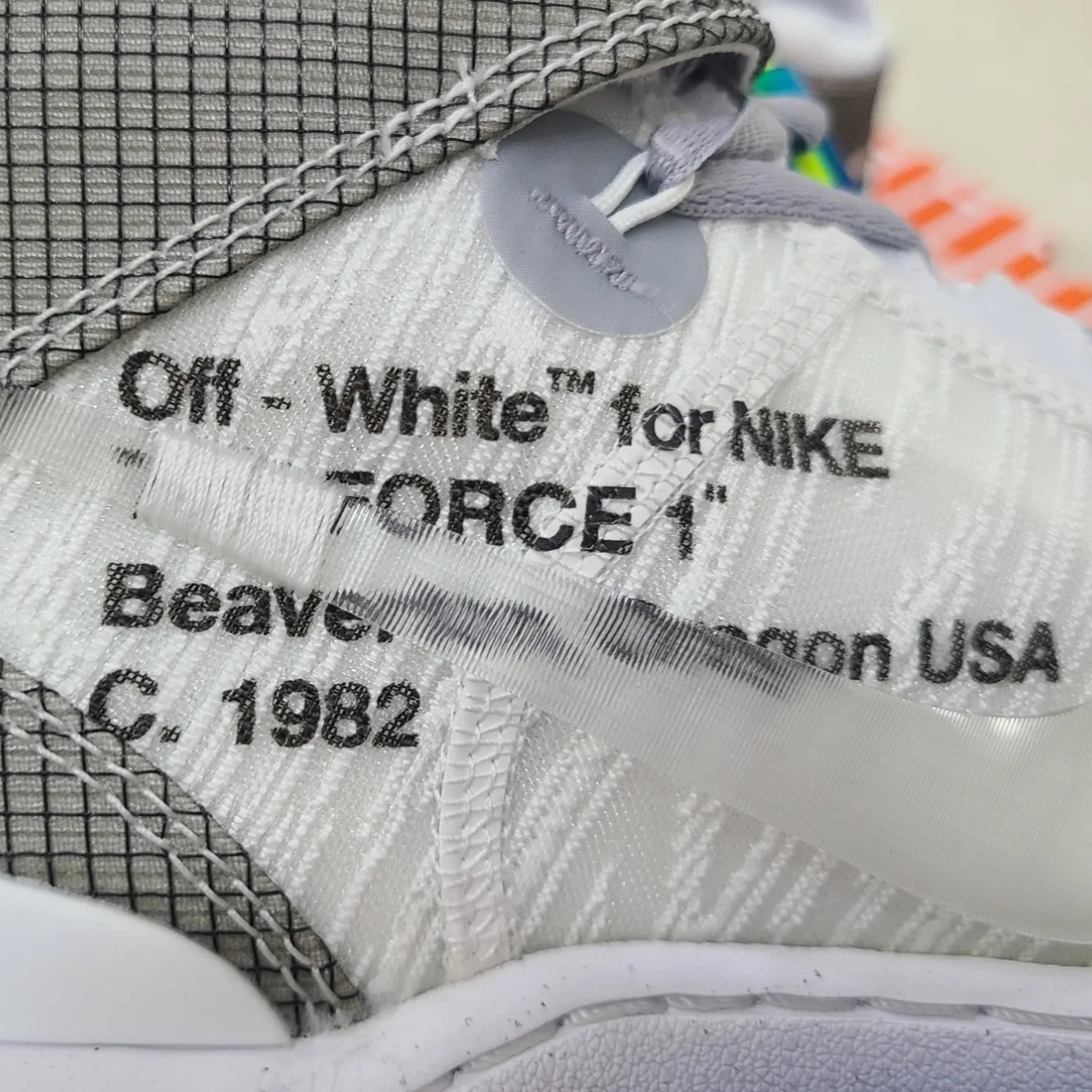 Nike x Off-White Air Force 1 Mid SP White 착용 스타일 - 3