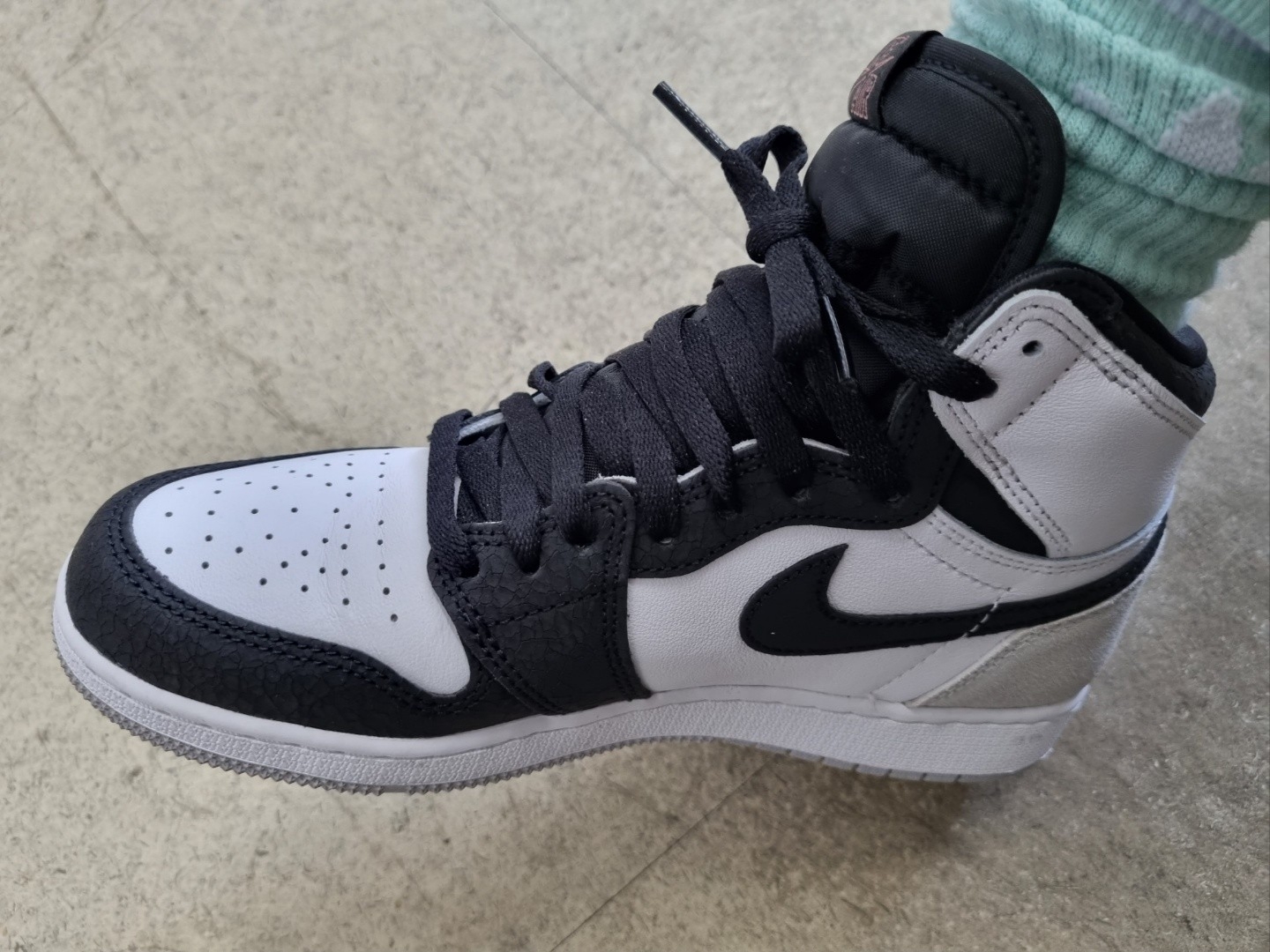 (GS) Jordan 1 Retro High OG Bleached Coral 착용 스타일 - 2