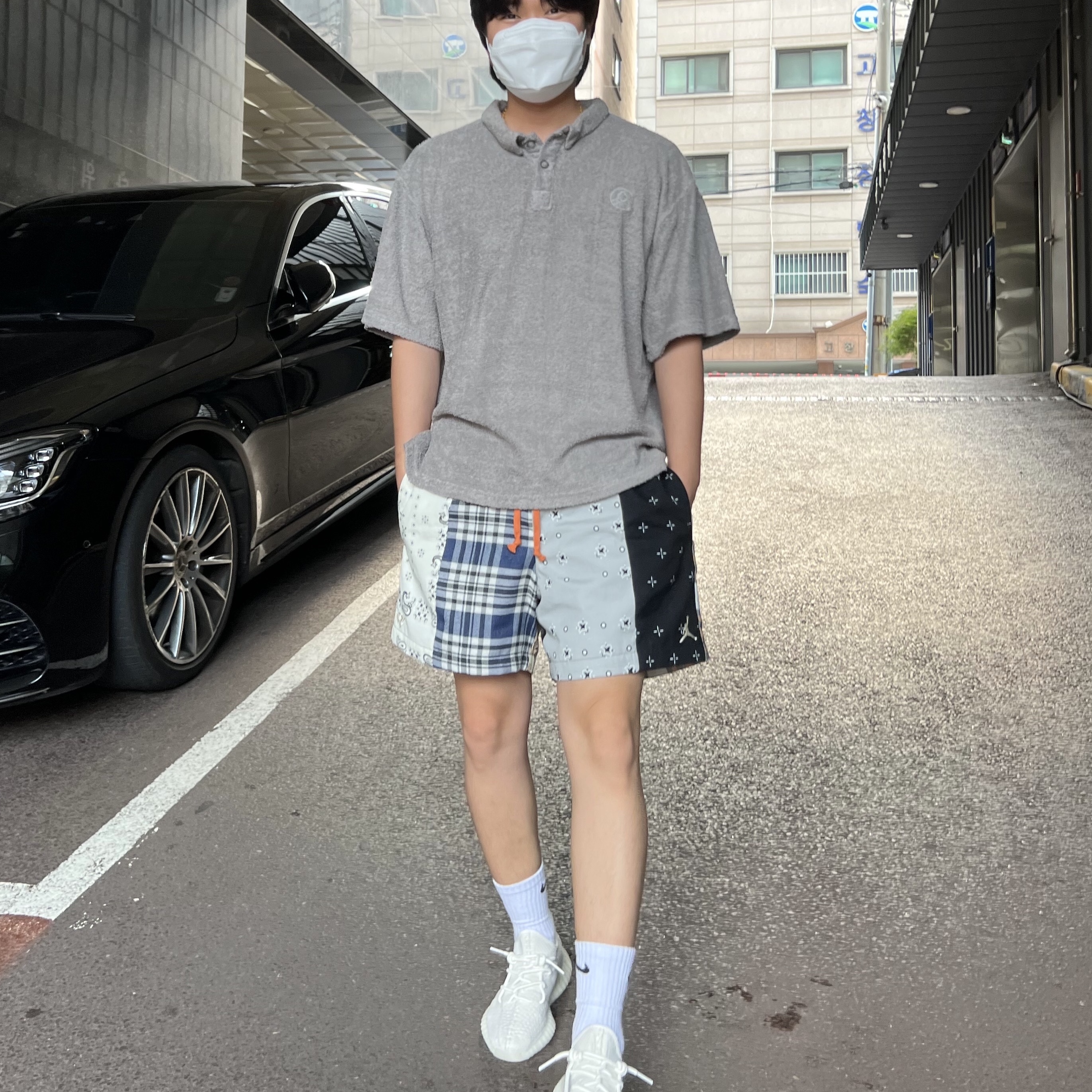 Adidas Yeezy Boost 350 V2 Bone, Jordan x Russell Westbrook Why not Patchwork Statement Shorts - Asia 착용 스타일 - 1