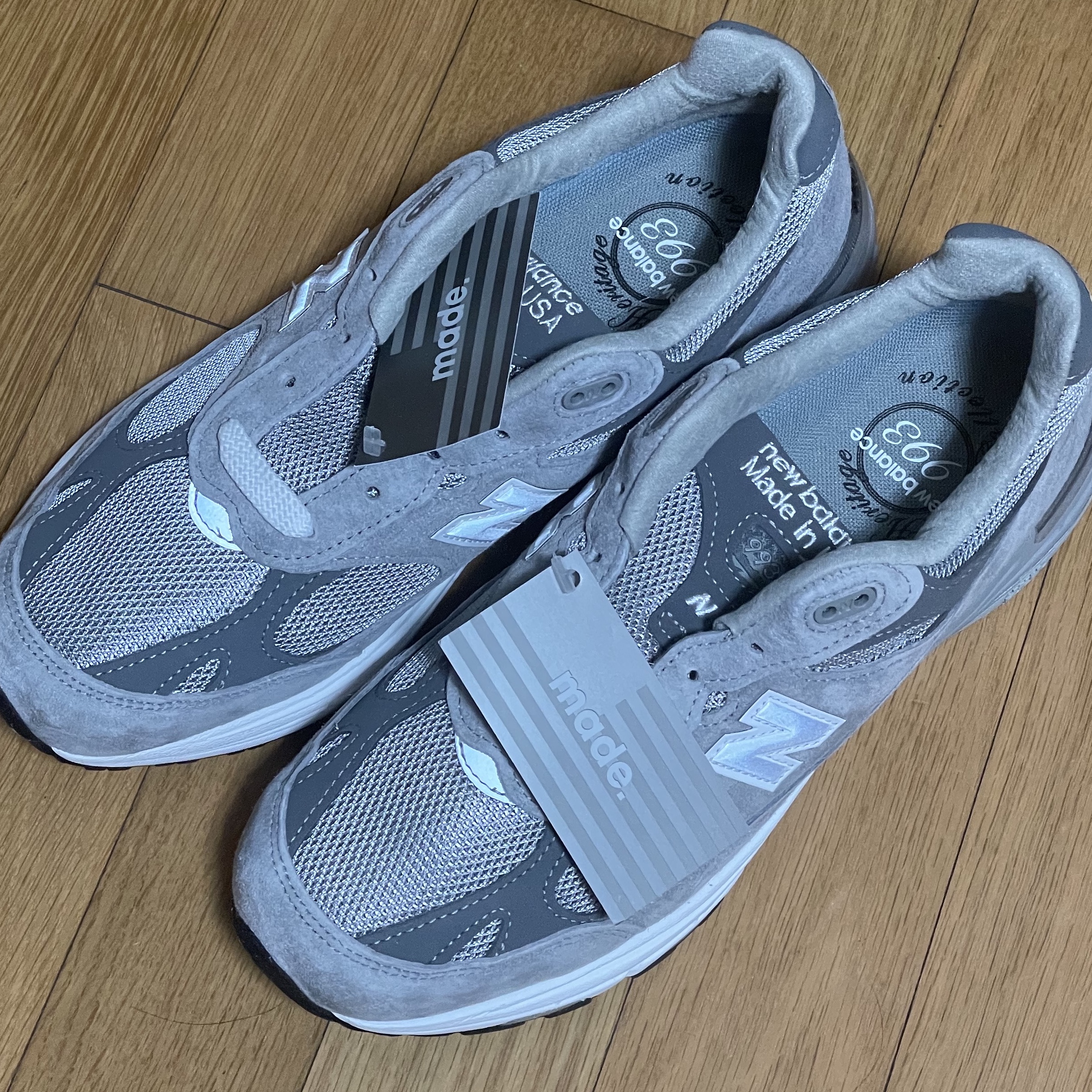 (W) New Balance 993 Made in USA Grey - D Wide 착용 스타일 - 2