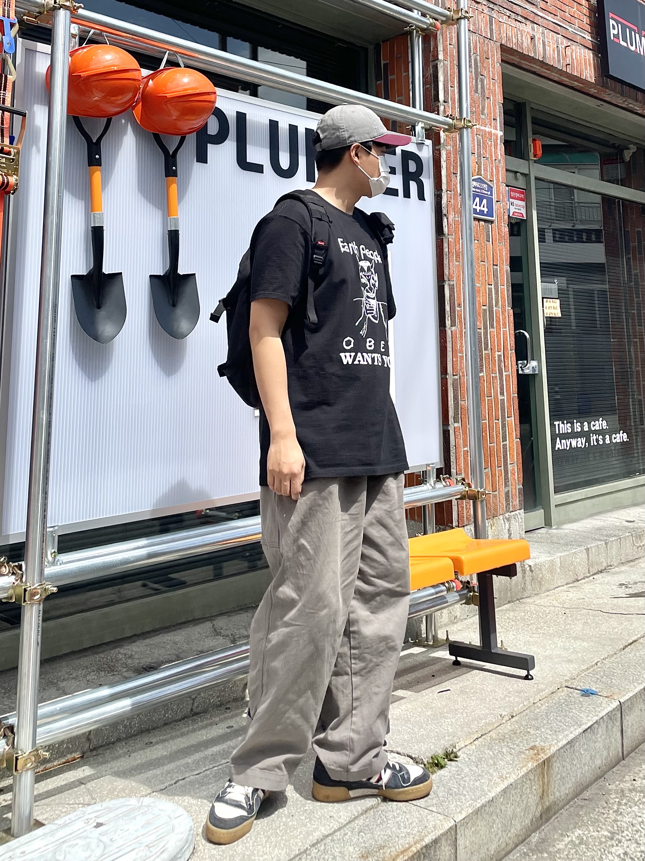 Adidas x Midwest Kids Forum 84 Low Black, Supreme Backpack Black - 19FW 착용 스타일 - 2