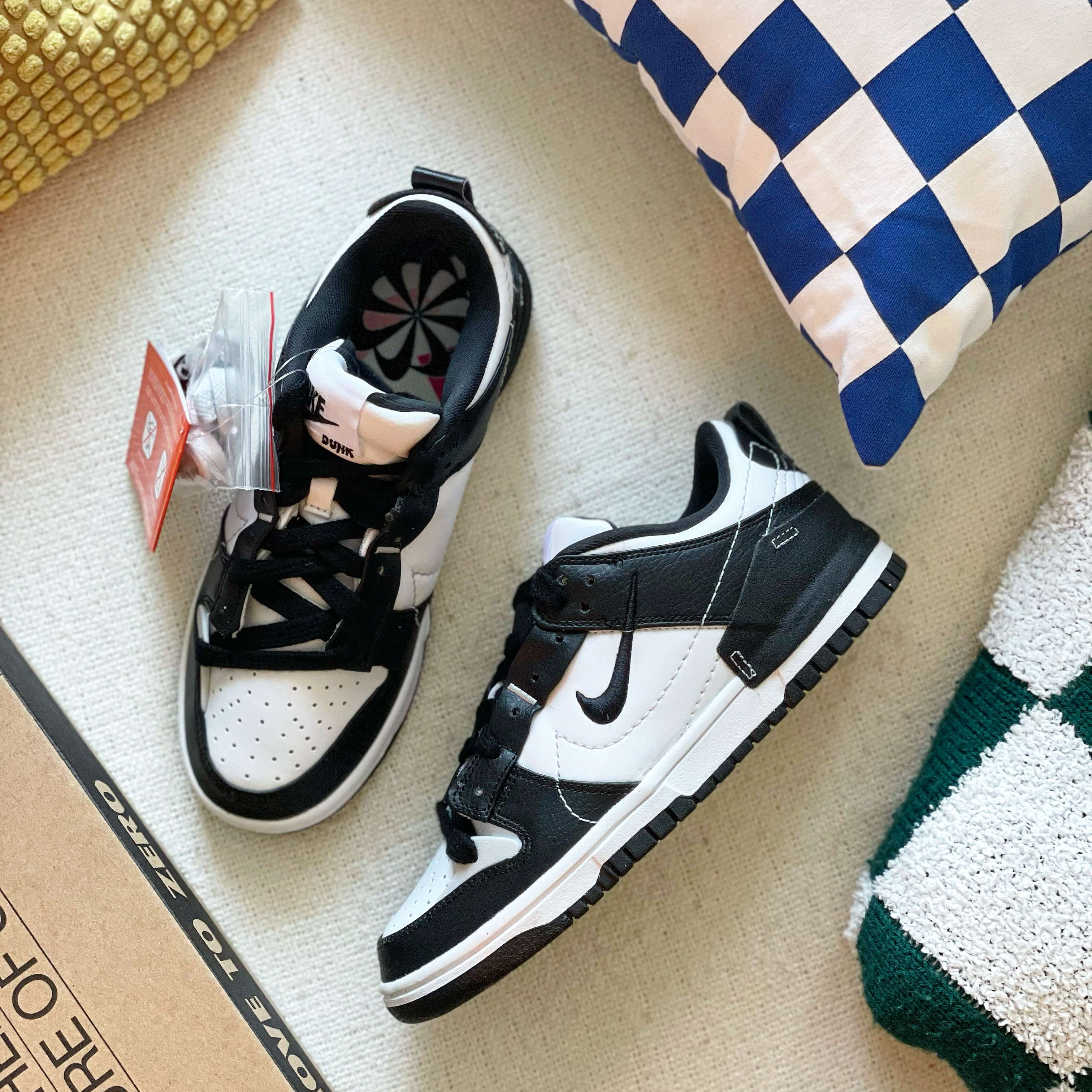 (W) Nike Dunk Low Disrupt 2 Black White 착용 스타일