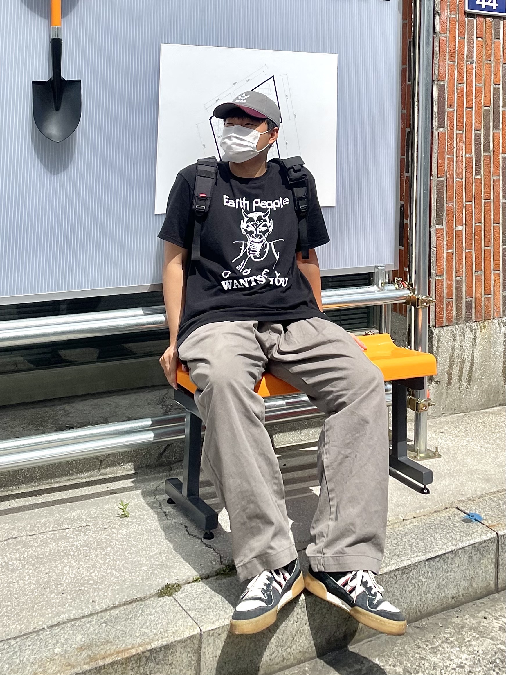 Adidas x Midwest Kids Forum 84 Low Black, Supreme Backpack Black - 19FW 착용 스타일 - 1