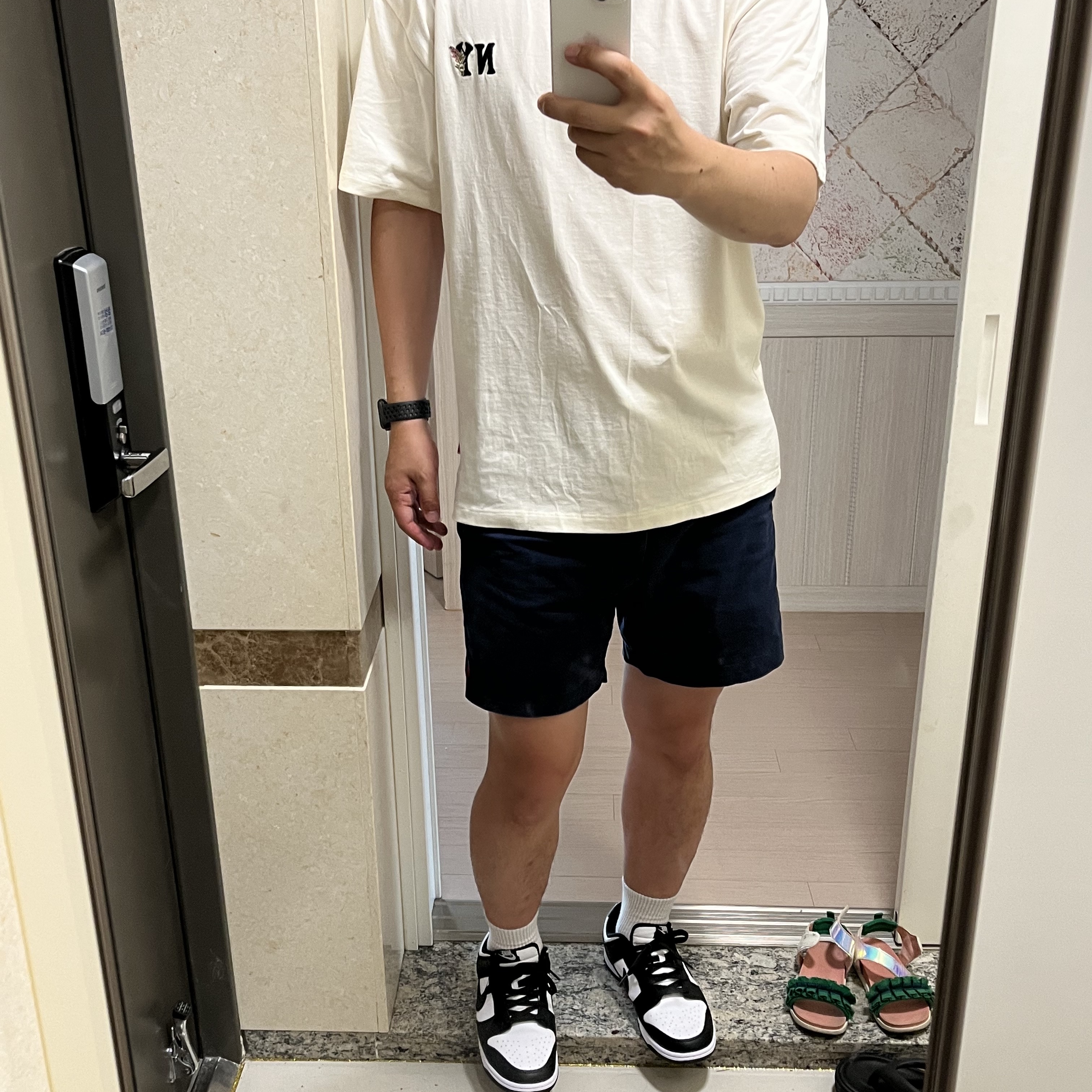 Nike Dunk Low Retro Black 착용 스타일