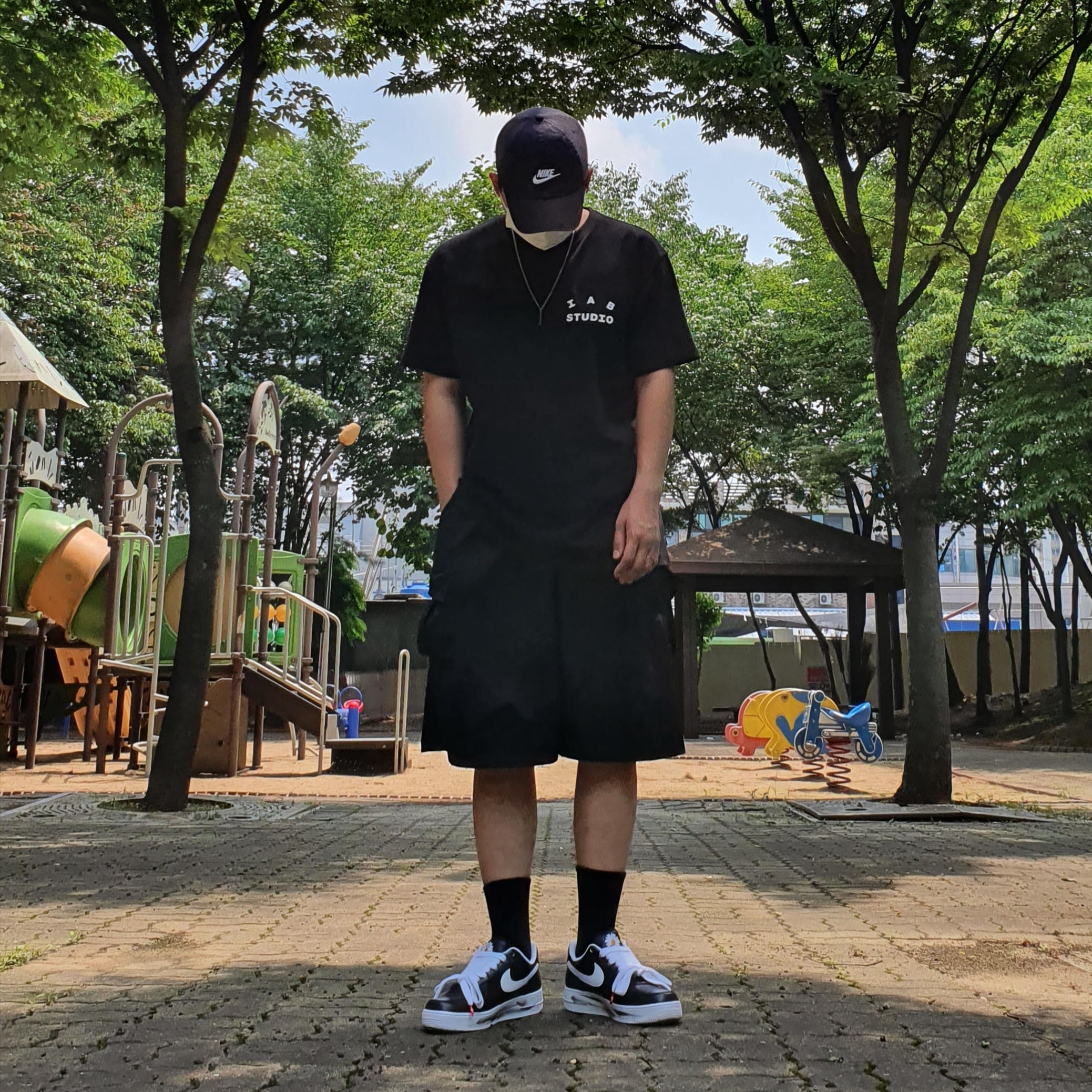 IAB Studio Black Glow T-Shirt, Nike x Peaceminusone Air Force 1 Low Para-Noise 착용 스타일