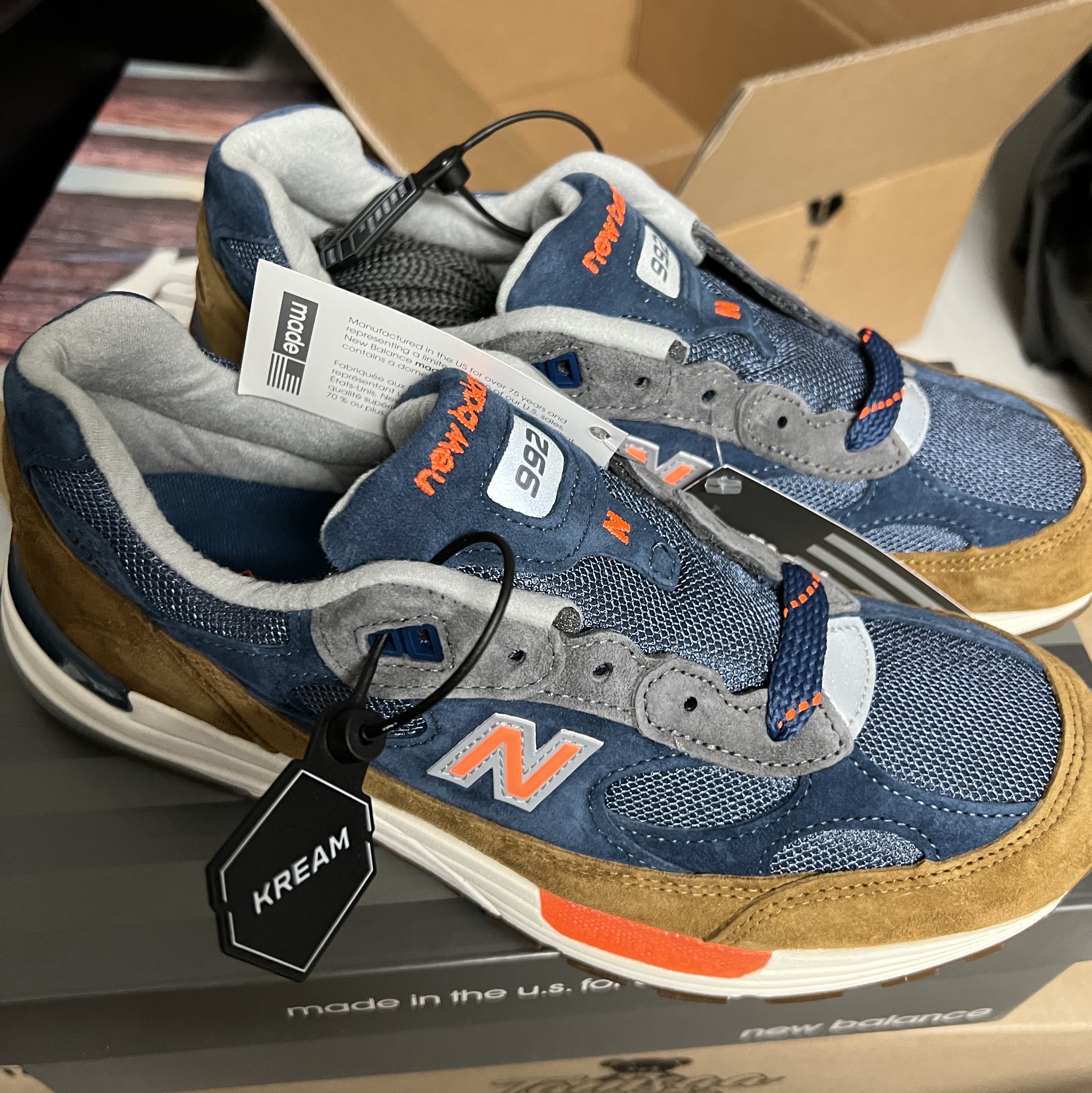 New Balance x J.Crew 992 Made in USA New York 착용 스타일 - 2