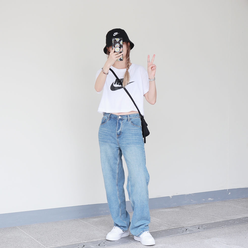 (W) Nike Air Force 1 '07 Low White Black, Nike Futura Washed Bucket Hat Black 착용 스타일 - 2