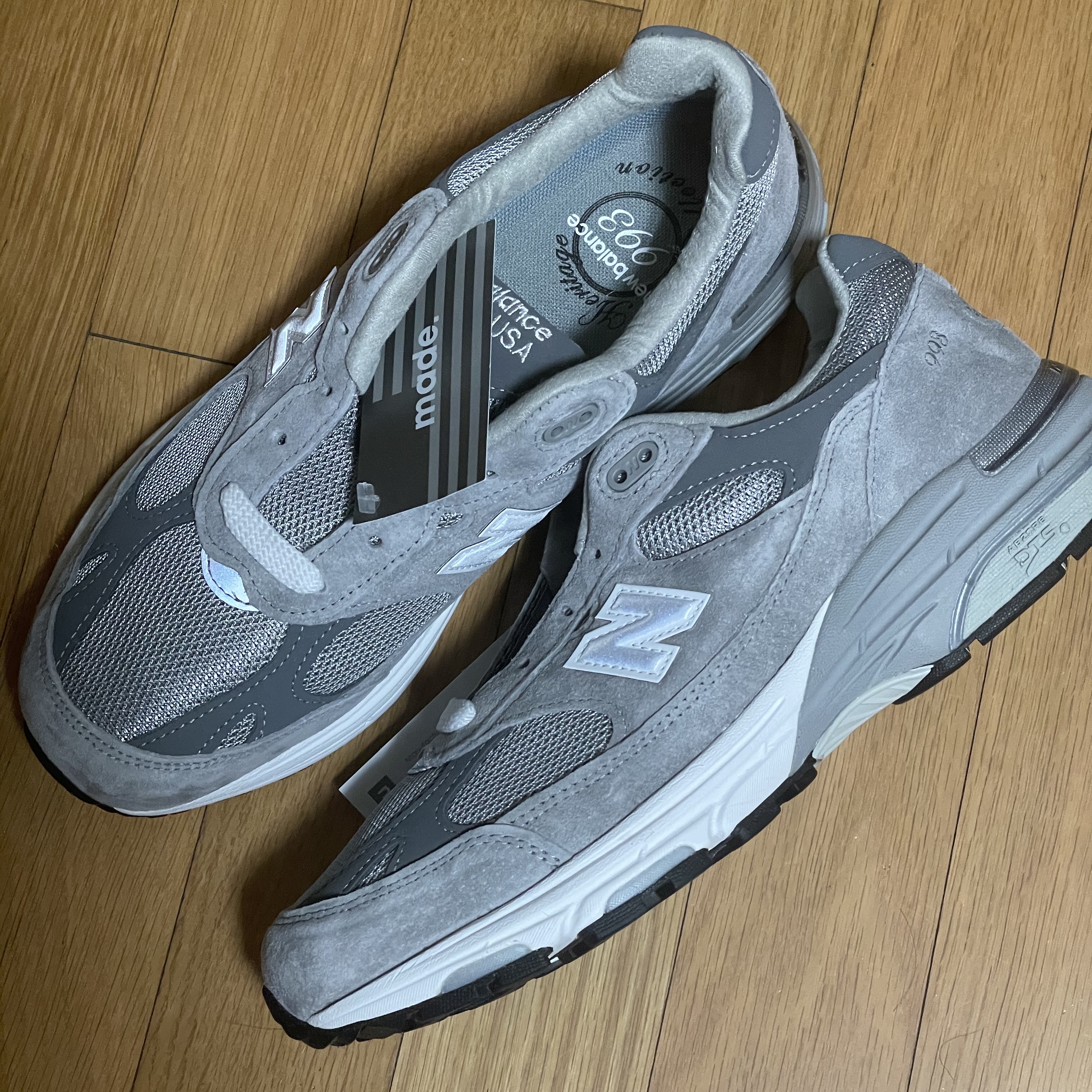 (W) New Balance 993 Made in USA Grey - D Wide 착용 스타일 - 1