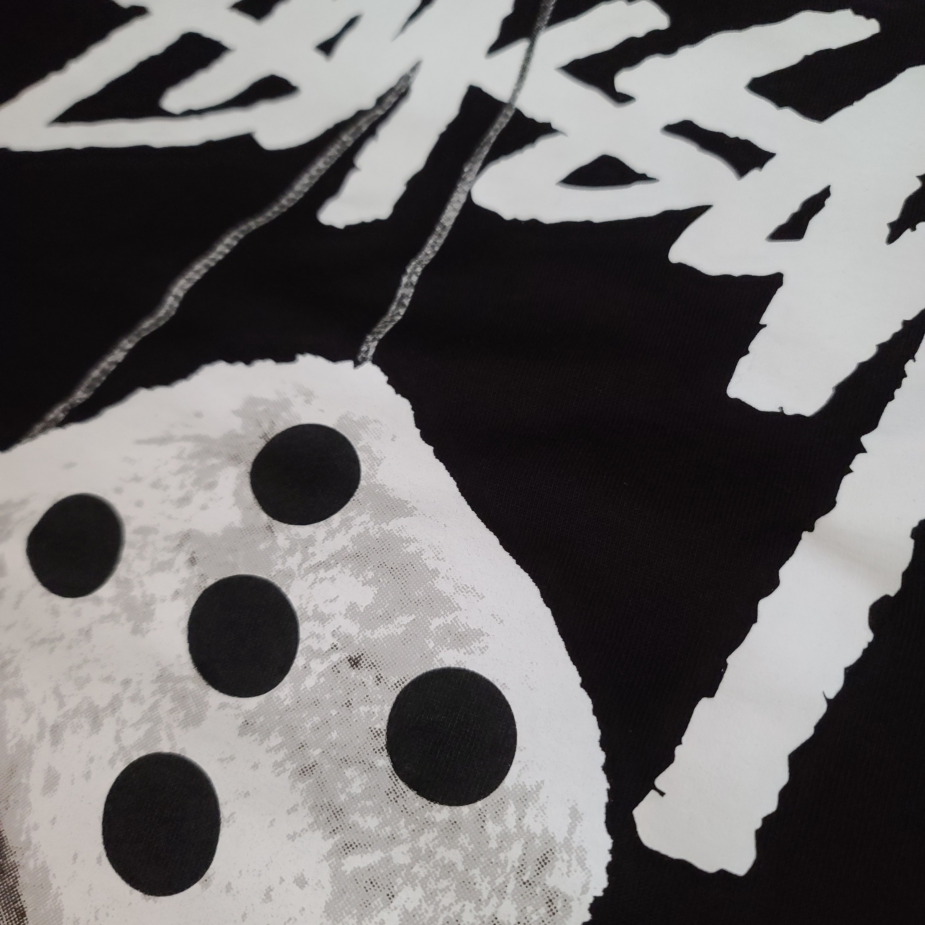 Stussy Fuzzy Dice T-Shirt Black 착용 스타일