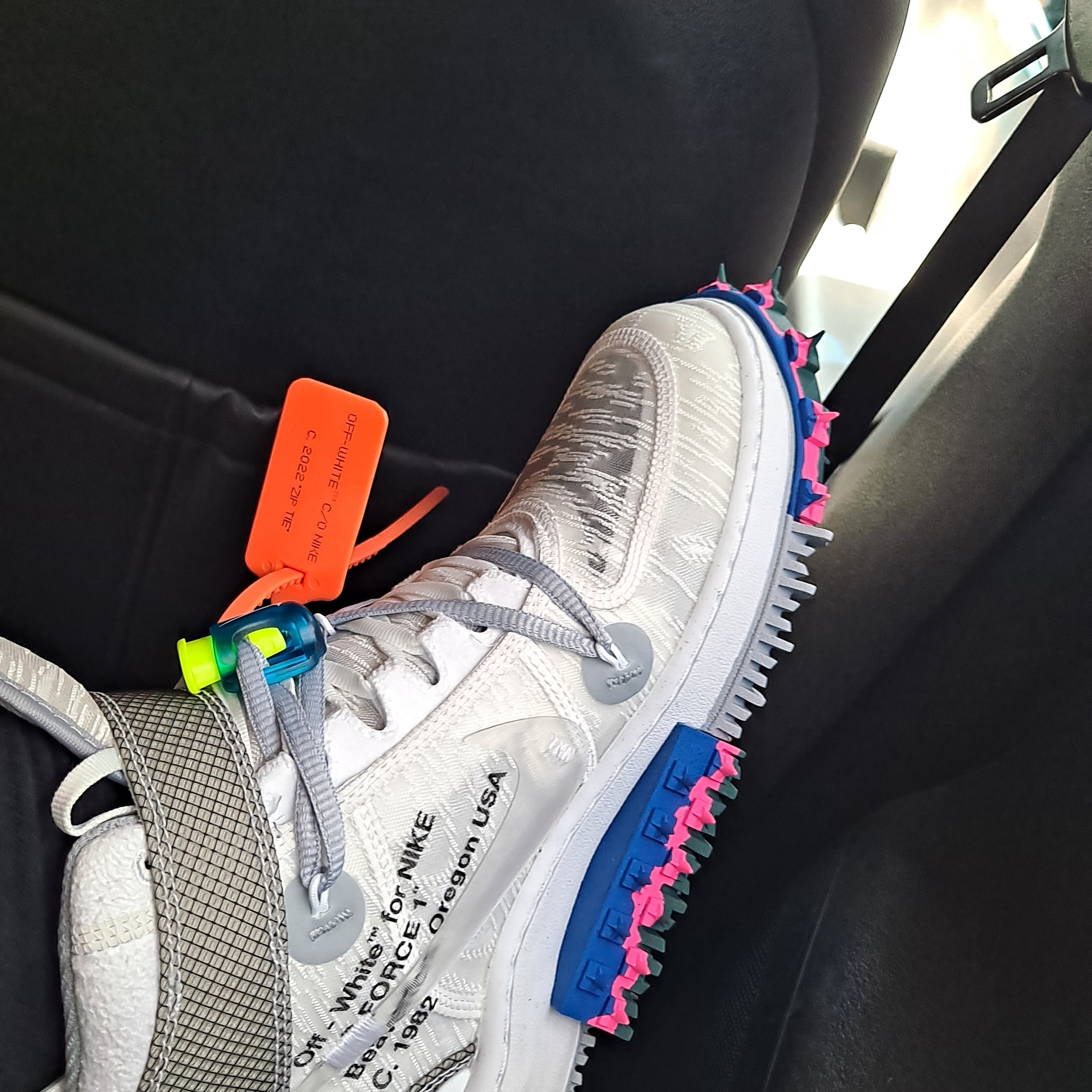 Nike x Off-White Air Force 1 Mid SP White 착용 스타일
