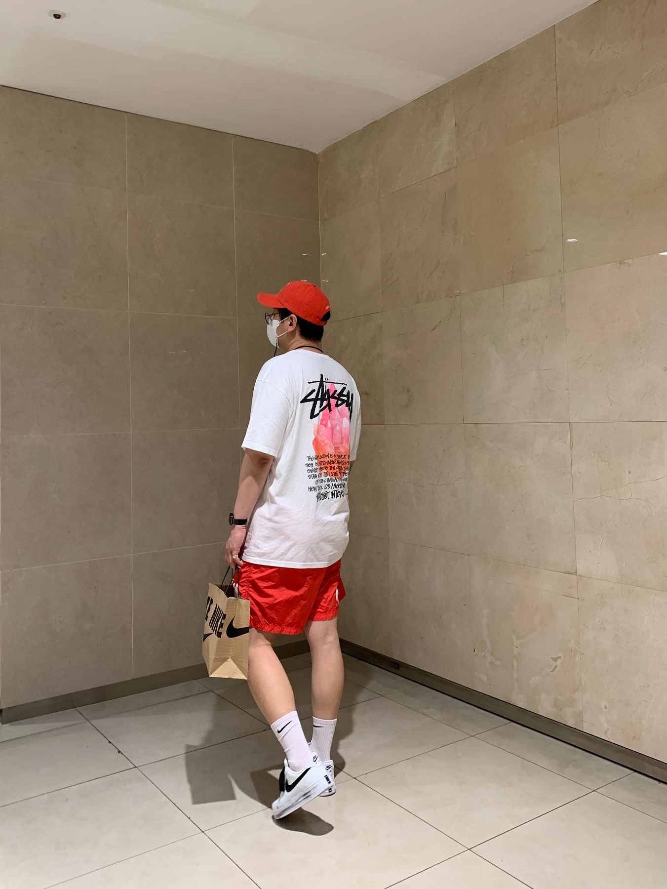 Stussy Reflection T-Shirt White, Supreme Kevlar Denim S Logo 6-Panel Red - 22SS 착용 스타일