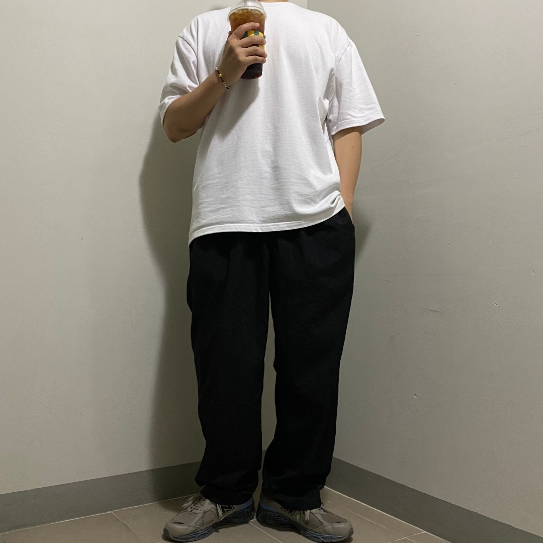 New Balance x Thisisneverthat 2002R Khaki 착용 스타일