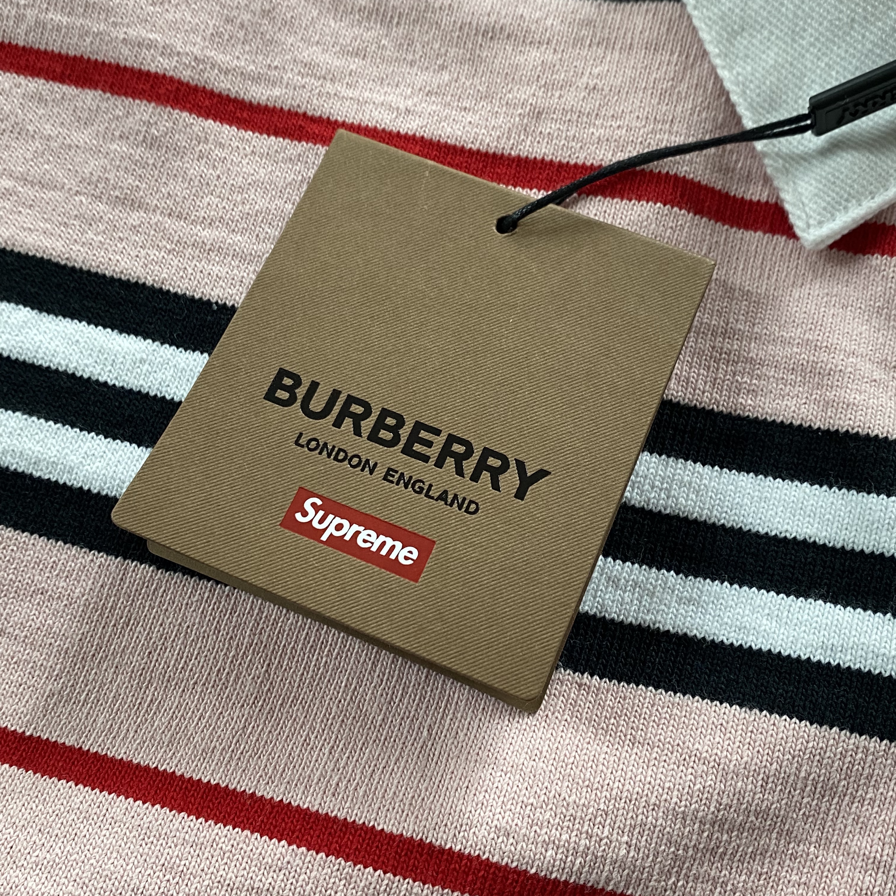 Supreme x Burberry Rugby Pink - 22SS 착용 스타일