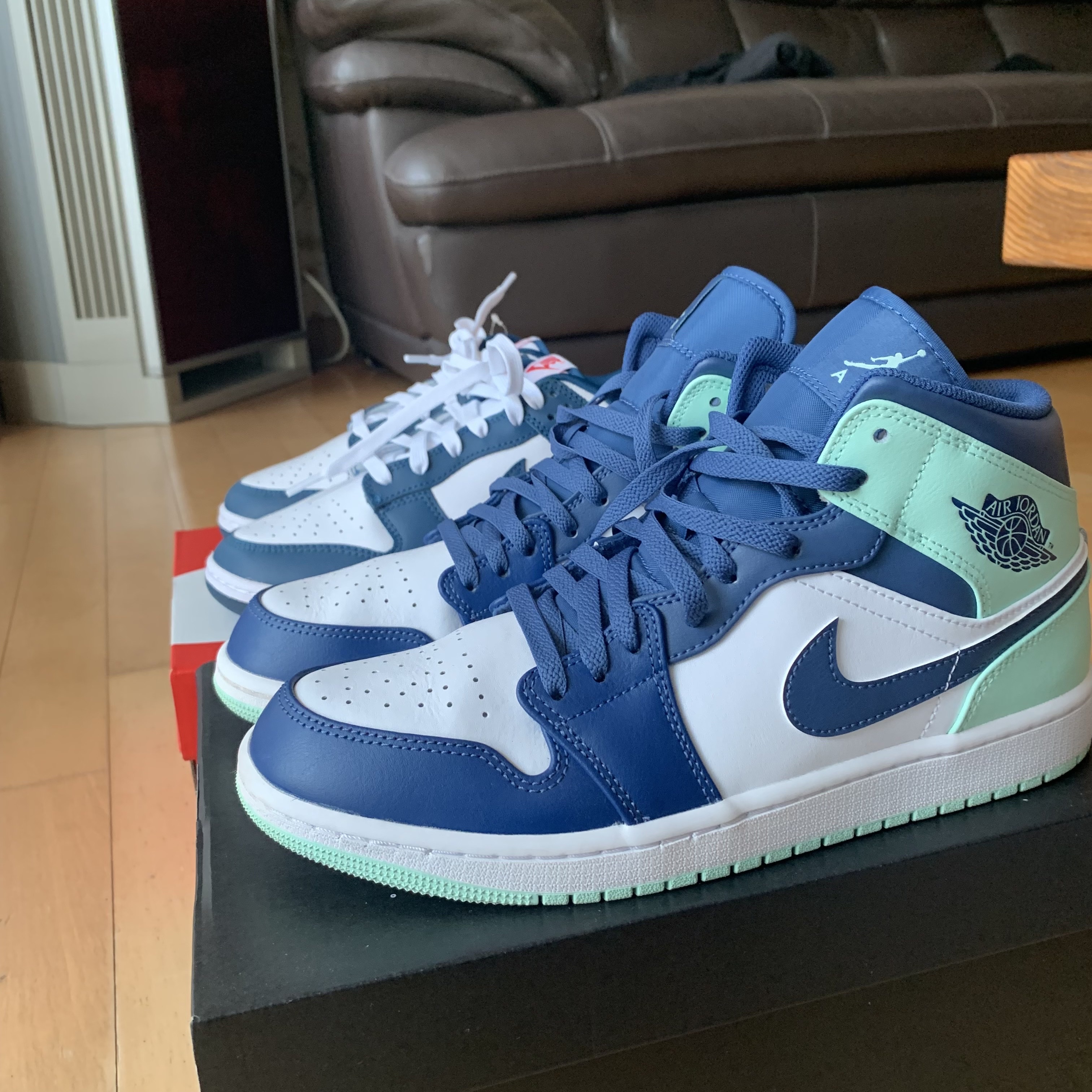Jordan 1 Mid Blue Mint, Nike Dunk Low Retro Valerian Blue 착용 스타일 - 2