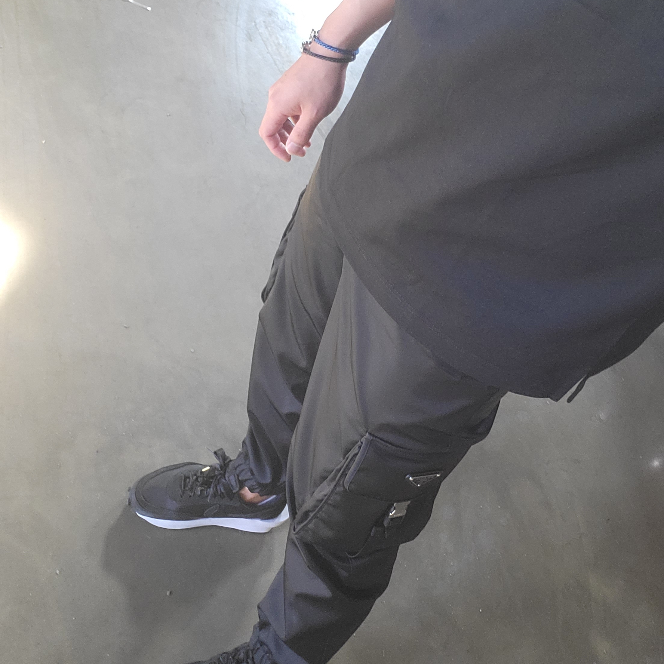 Wooyoungmi White Back Logo T-Shirt Black - 22SS, Prada Re-Nylon Pants Black 착용 스타일