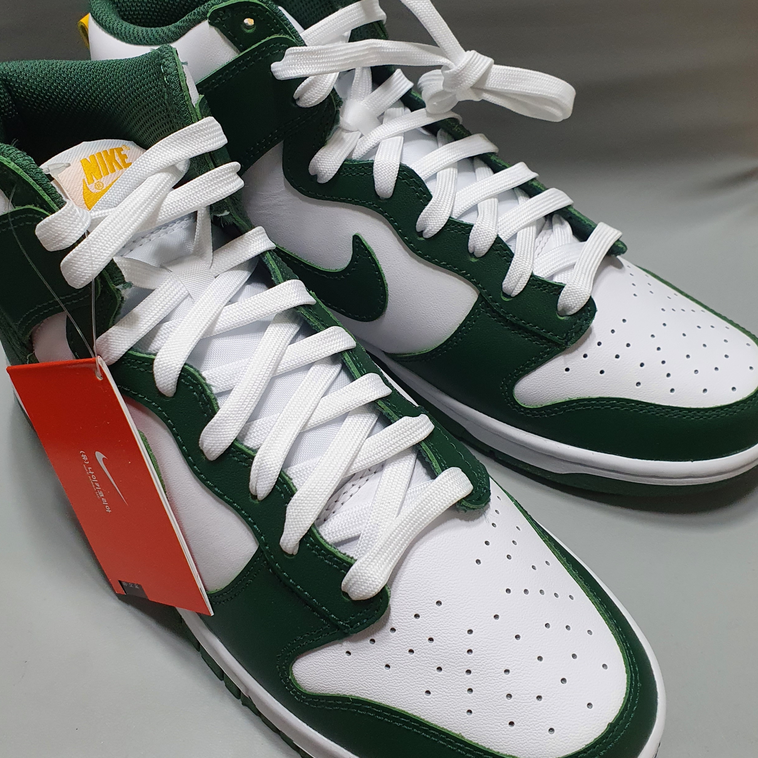Nike Dunk High Retro Noble Green 착용 스타일