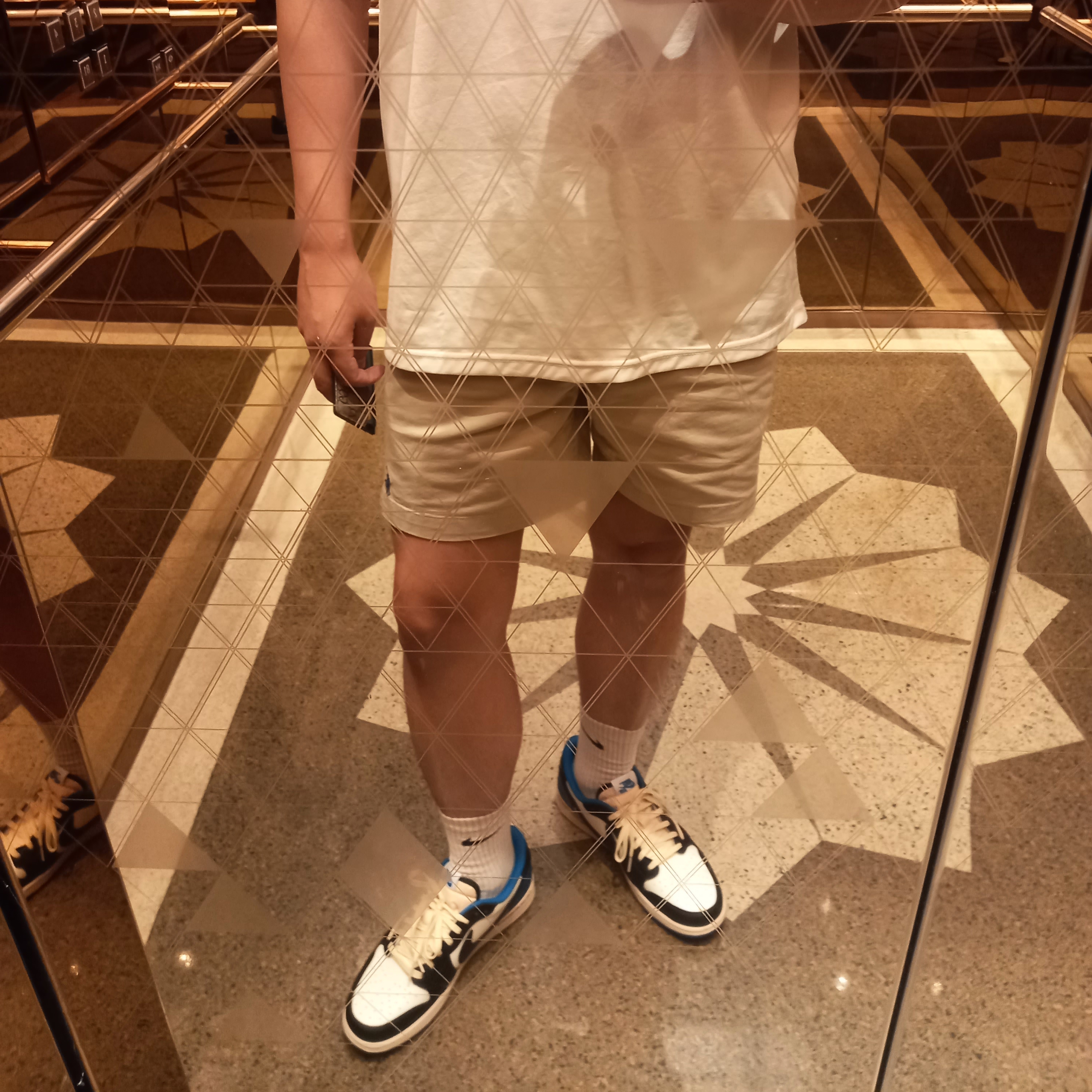 Jordan 1 x Travis Scott x Fragment Retro Low OG SP Military Blue 착용 스타일