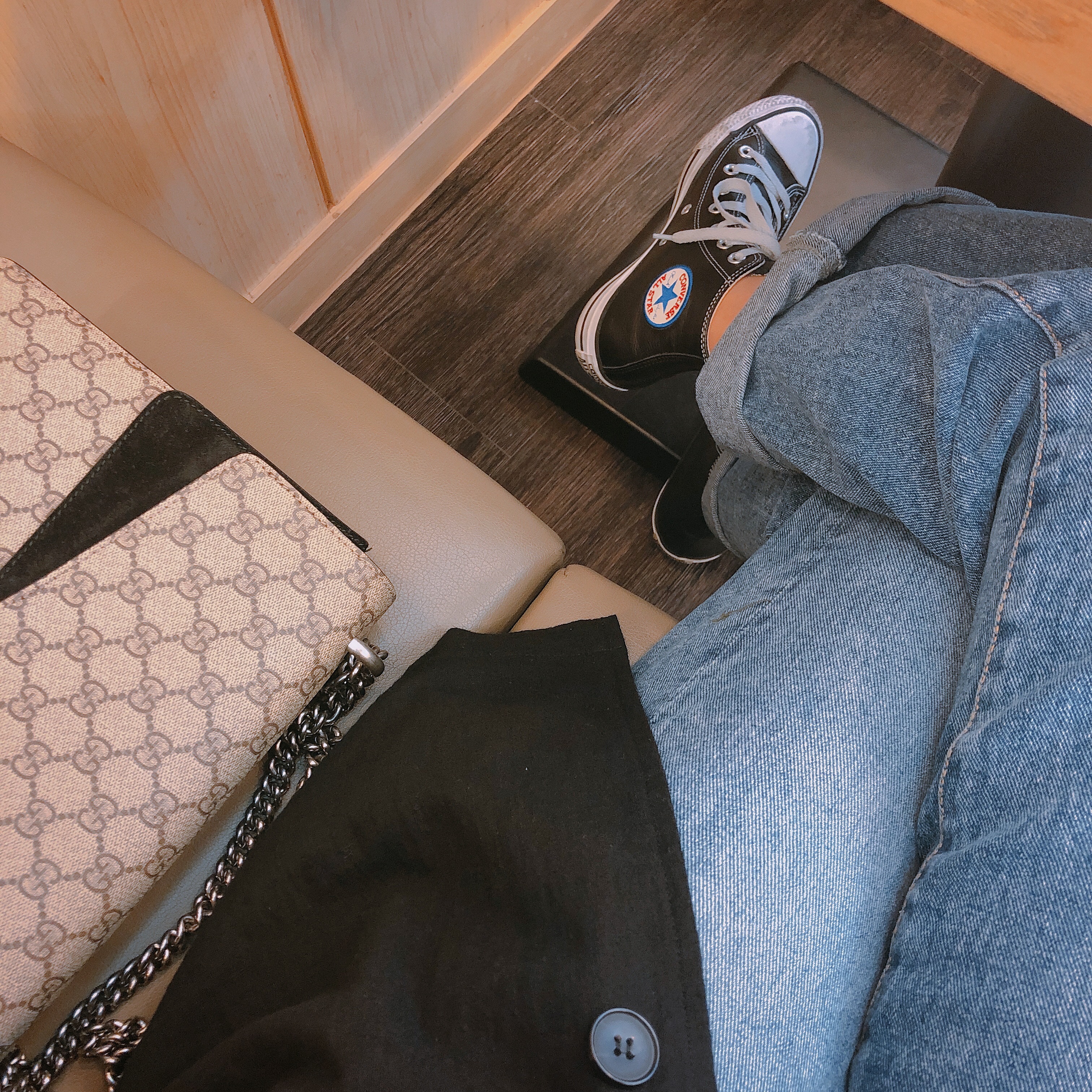 Converse Chuck Taylor All Star Hi Leather Black, Gucci Dionysus GG Supreme Mini Bag Beige Ebony Black 착용 스타일