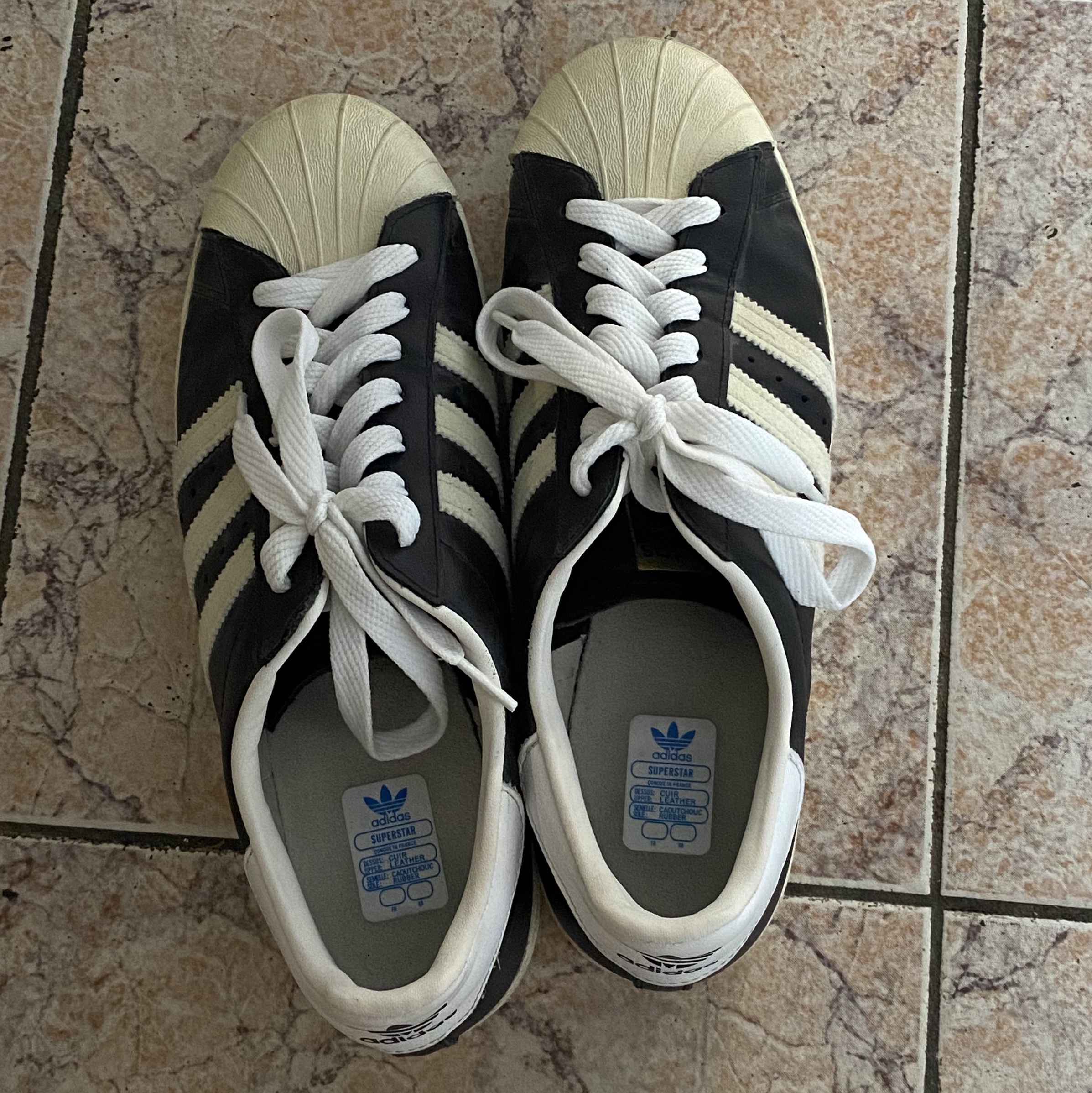 Adidas Superstar 80s DLX TF Black Vintage White, Merrell Hydro Moc Boulder 착용 스타일 - 2