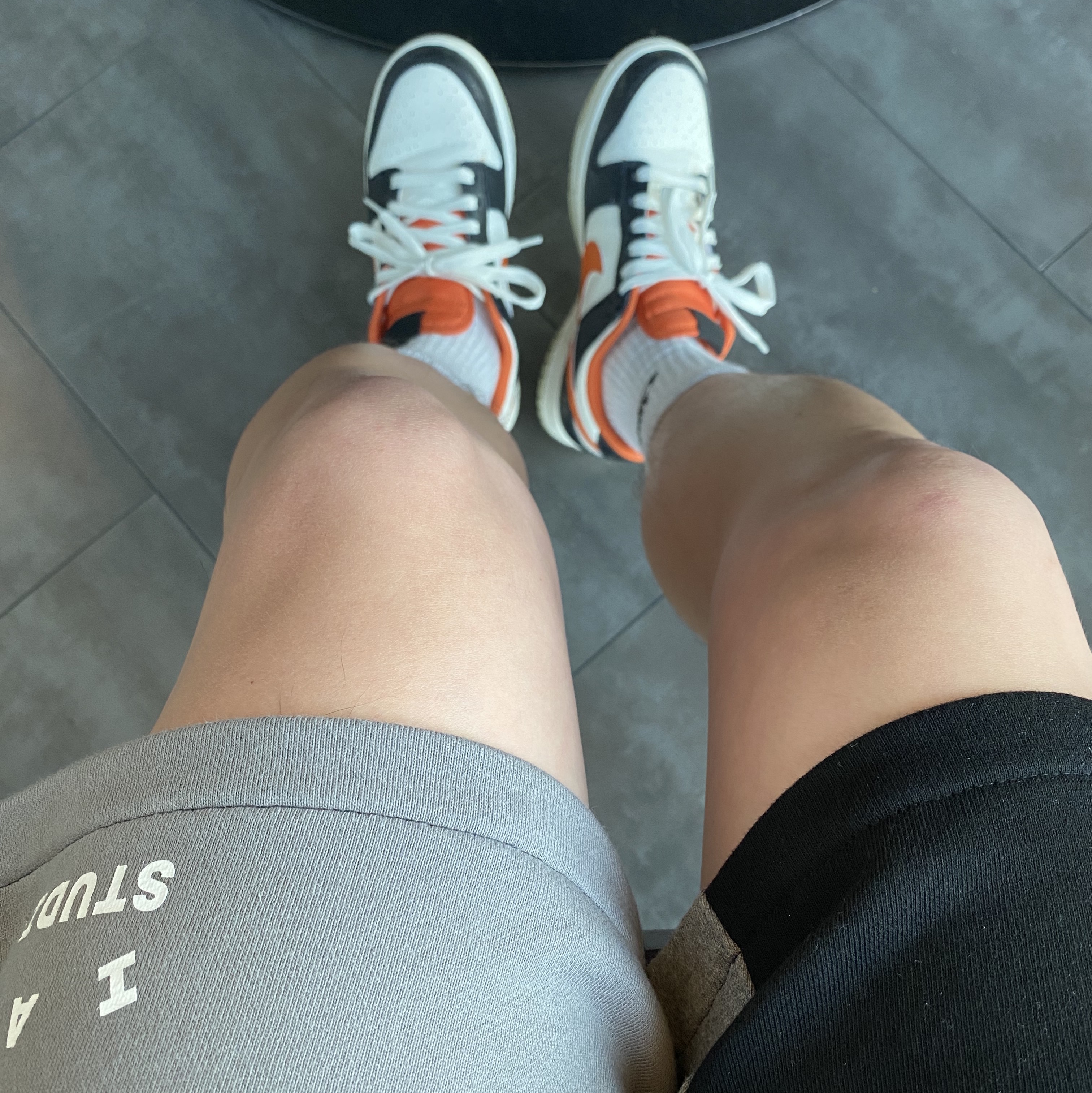 IAB Studio x Niniz Shorts, Nike Dunk Low Retro PRM Halloween 착용 스타일