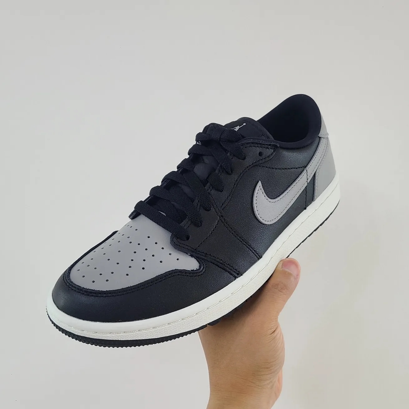 Jordan 1 Low Golf Shadow 착용 스타일 - 1