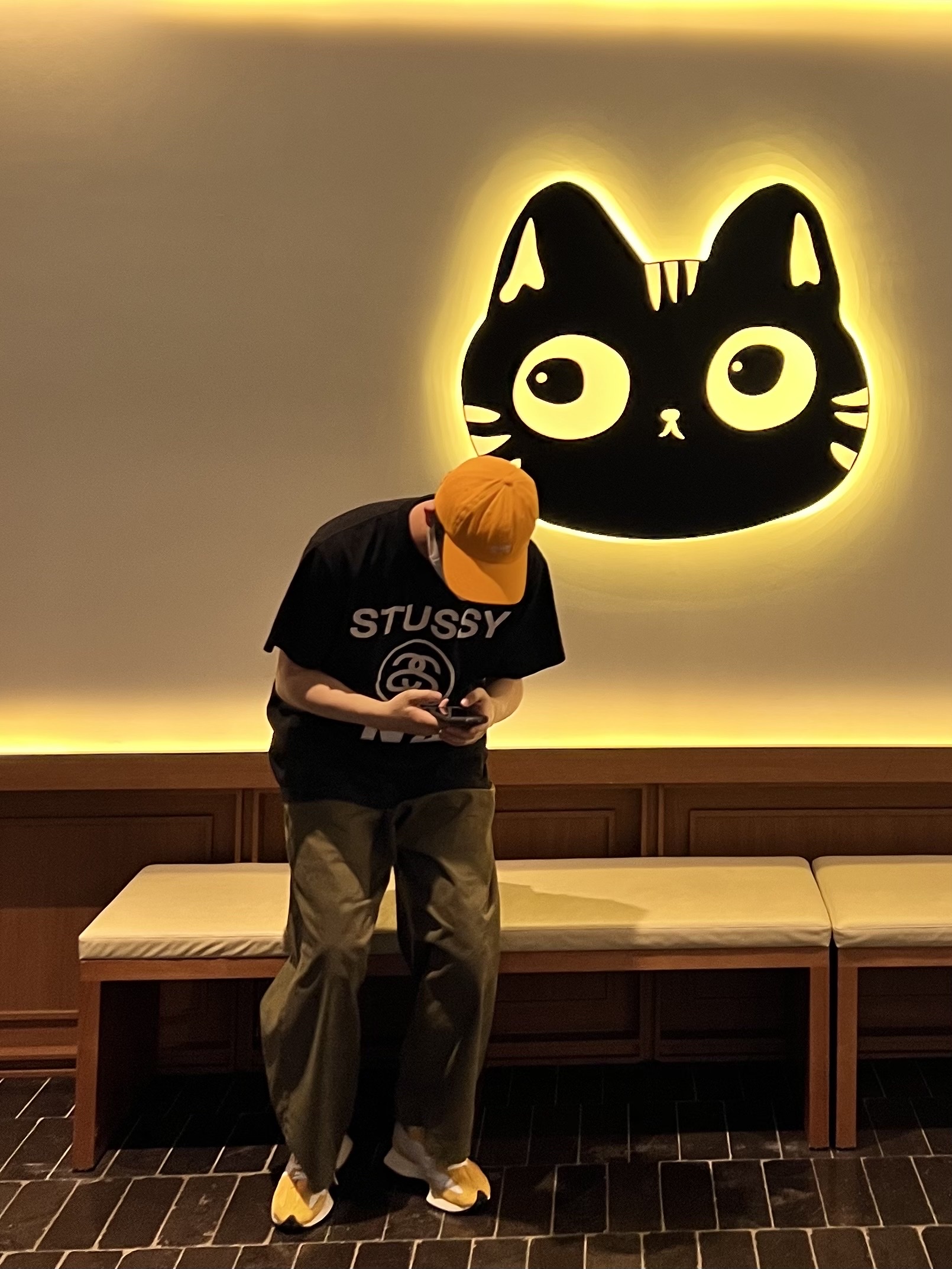 New Balance 327 Yellow White, Stussy Pigment Dyed Stussy No.4 T-Shirt Black 착용 스타일