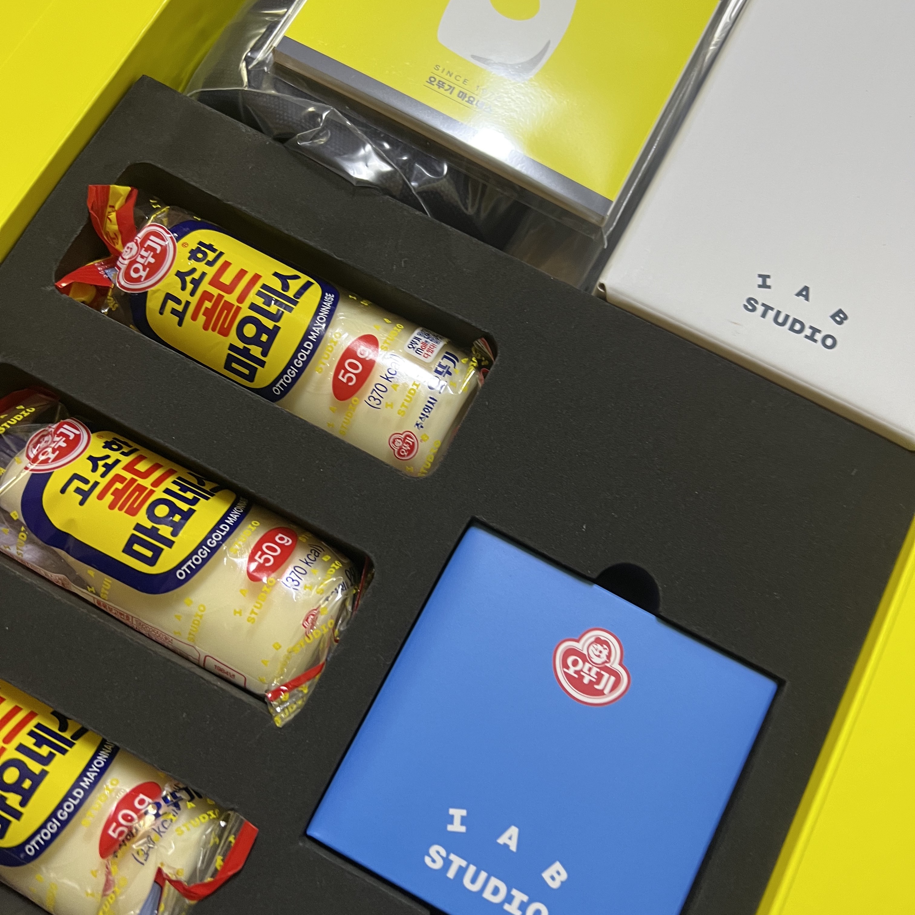 IAB Studio x Ottogi Mayonnaise 50th Anniversary Cooking Kit (Without Mini Mayonnaise) 착용 스타일 - 2