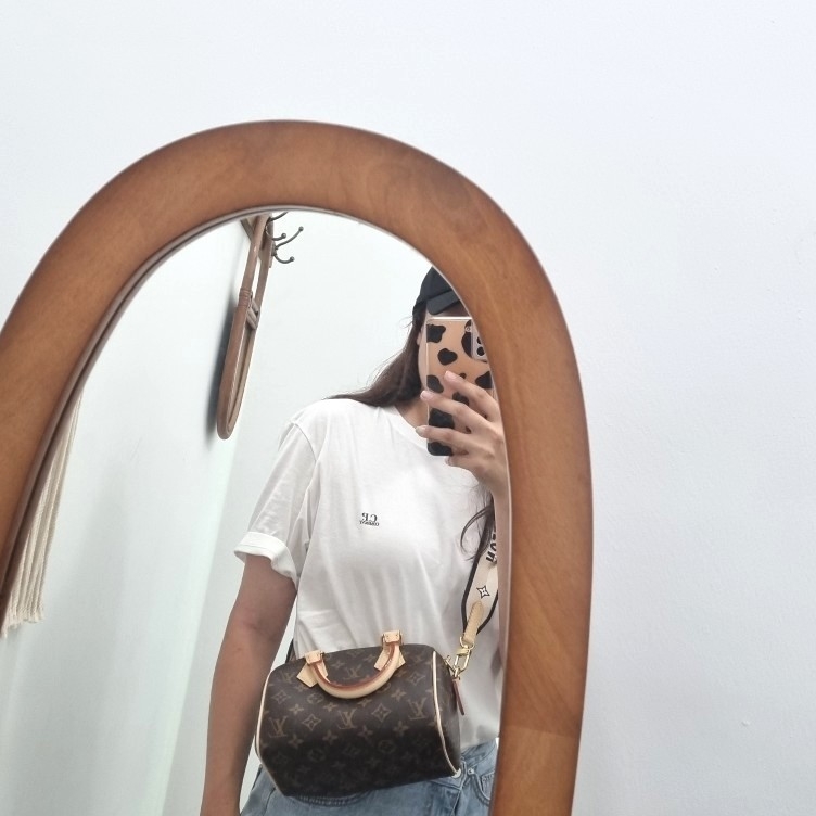 Louis Vuitton Speedy Bandouliere 20 Black, C.P. Company Gabardine Goggle Cap Black - 22SS 착용 스타일