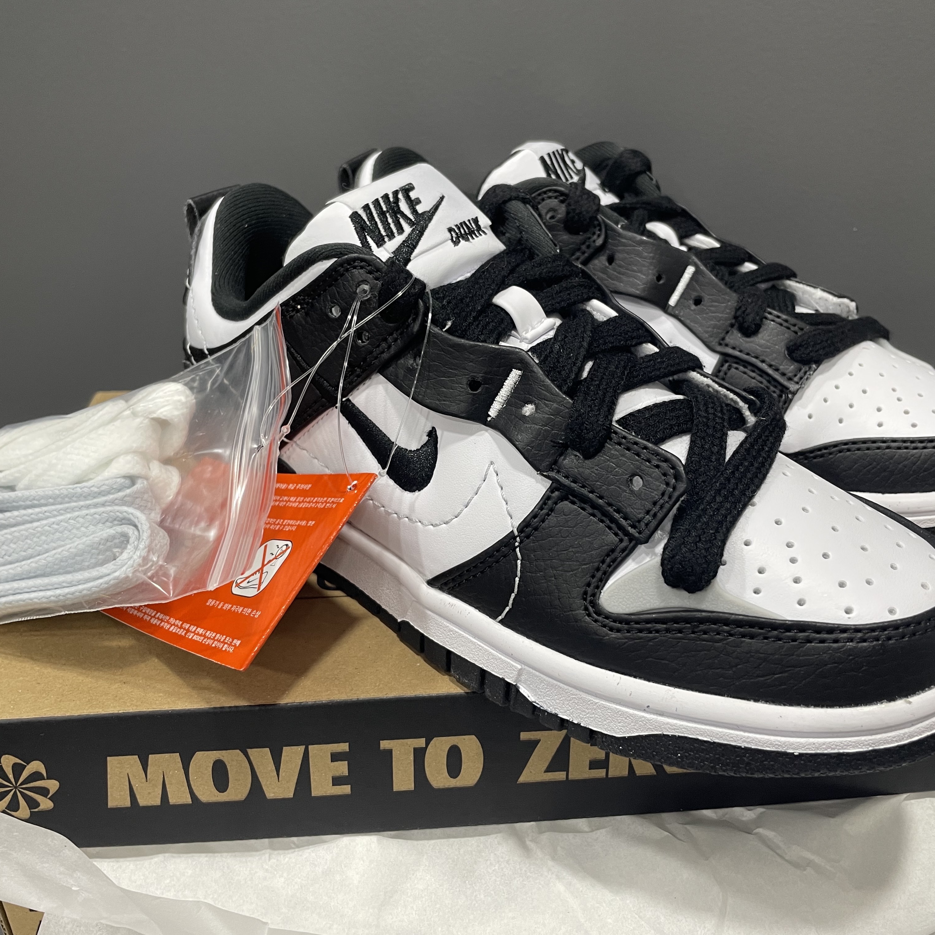 (W) Nike Dunk Low Disrupt 2 Black White 착용 스타일 - 3