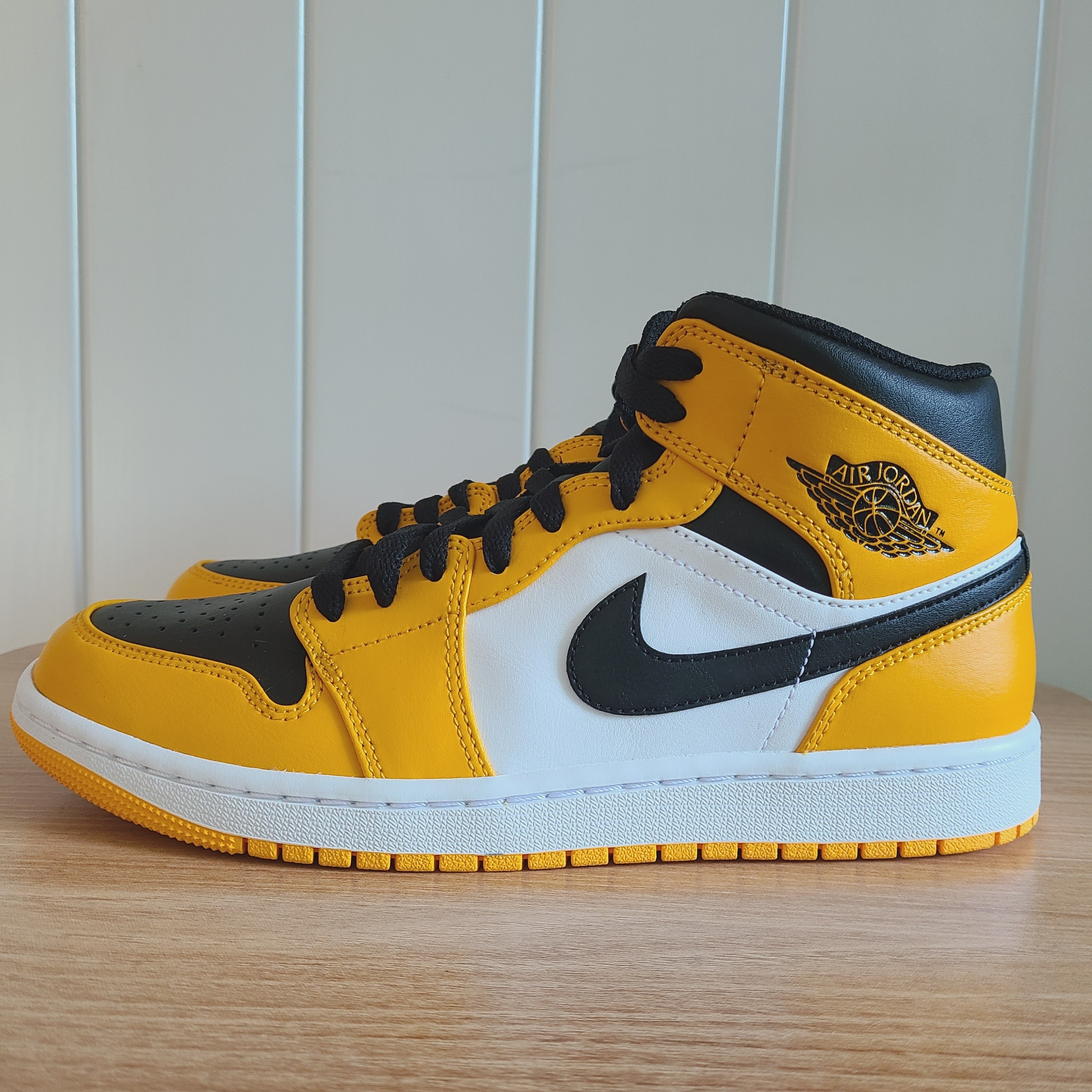 Jordan 1 Mid Taxi, Jordan 1 Retro High OG Pollen 착용 스타일 - 5
