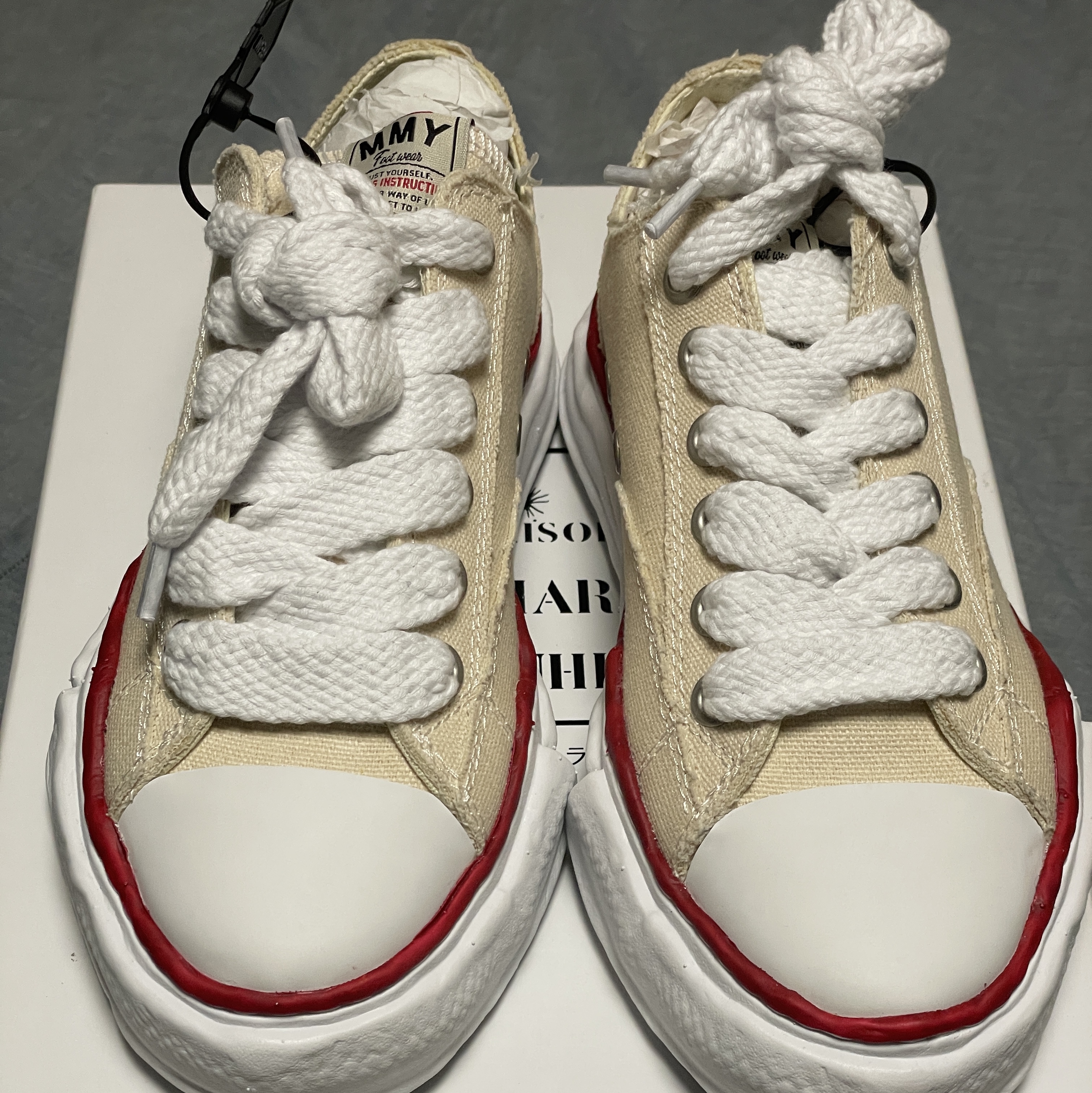 Maison Mihara Yasuhiro Peterson OG Sole Canvas Low-top Sneakers Natural 착용 스타일