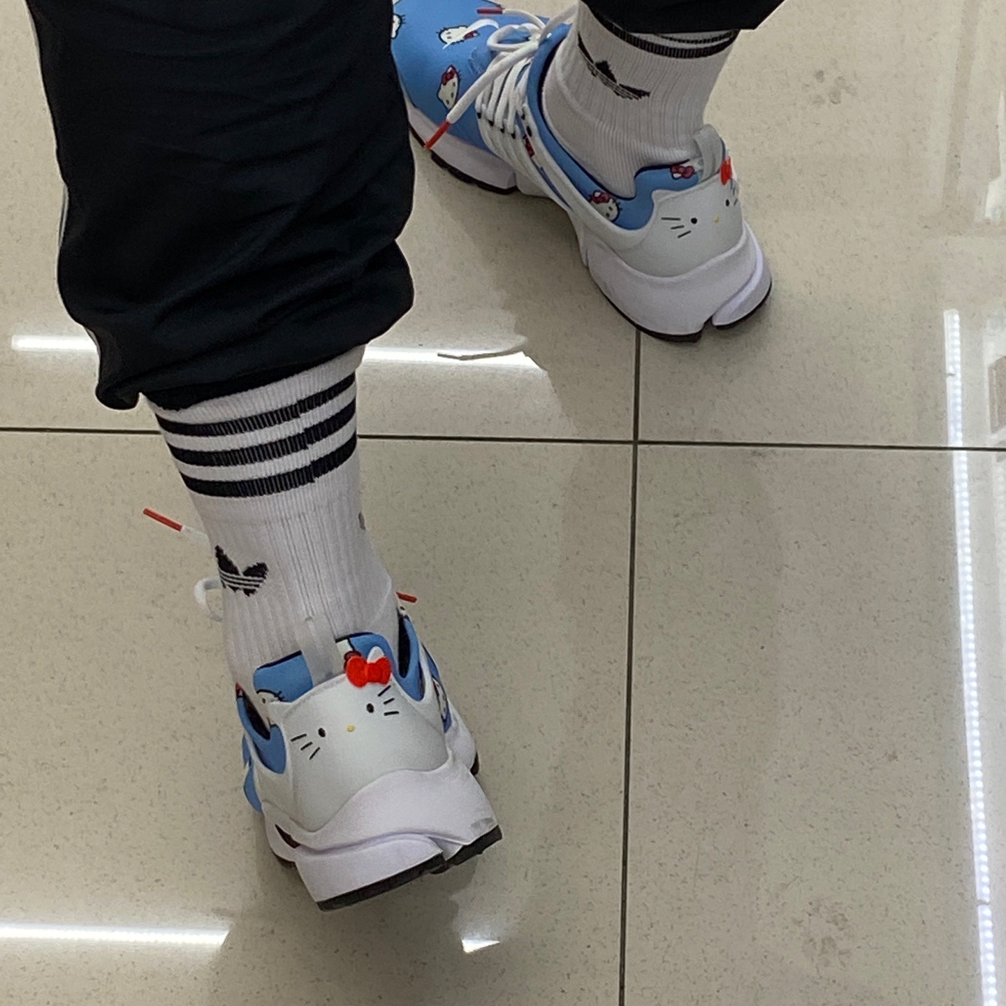 Nike x Hello Kitty Air Presto University Blue 착용 스타일