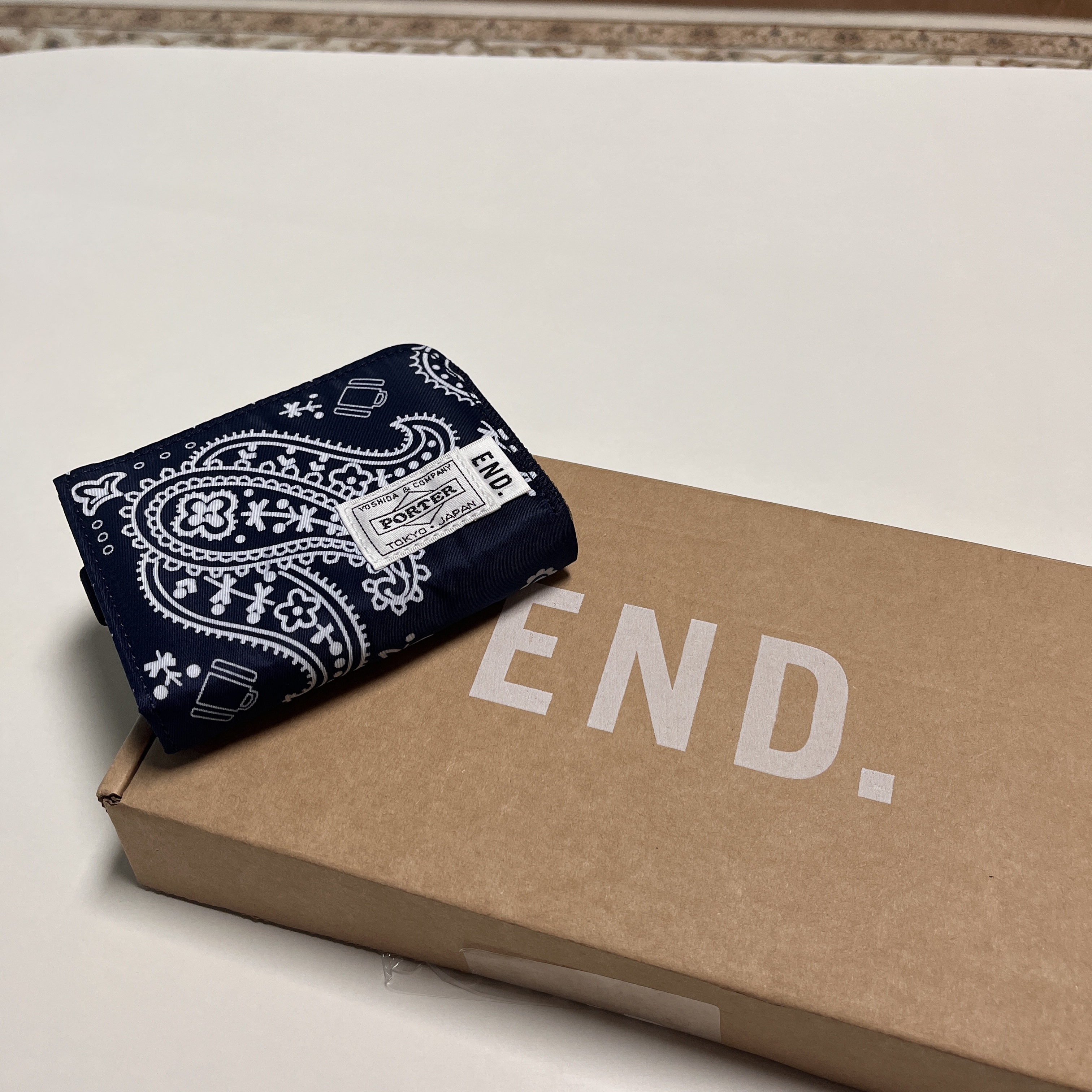 Porter x END. Multi Wallet Navy 착용 스타일 - 1