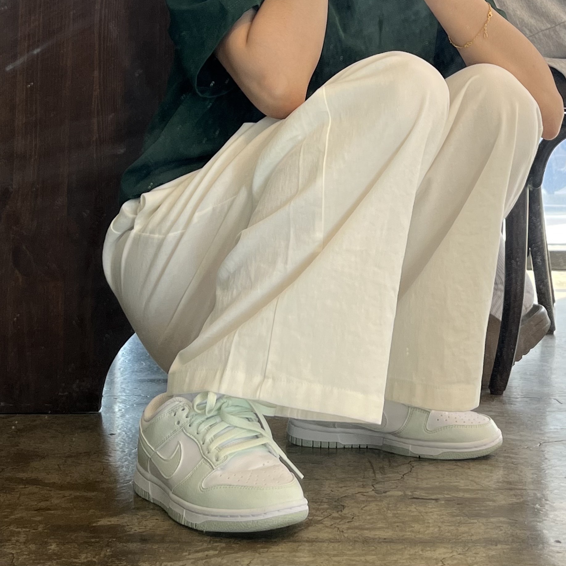 (W) Nike Dunk Low Next Nature Barely Green and White 착용 스타일 - 3