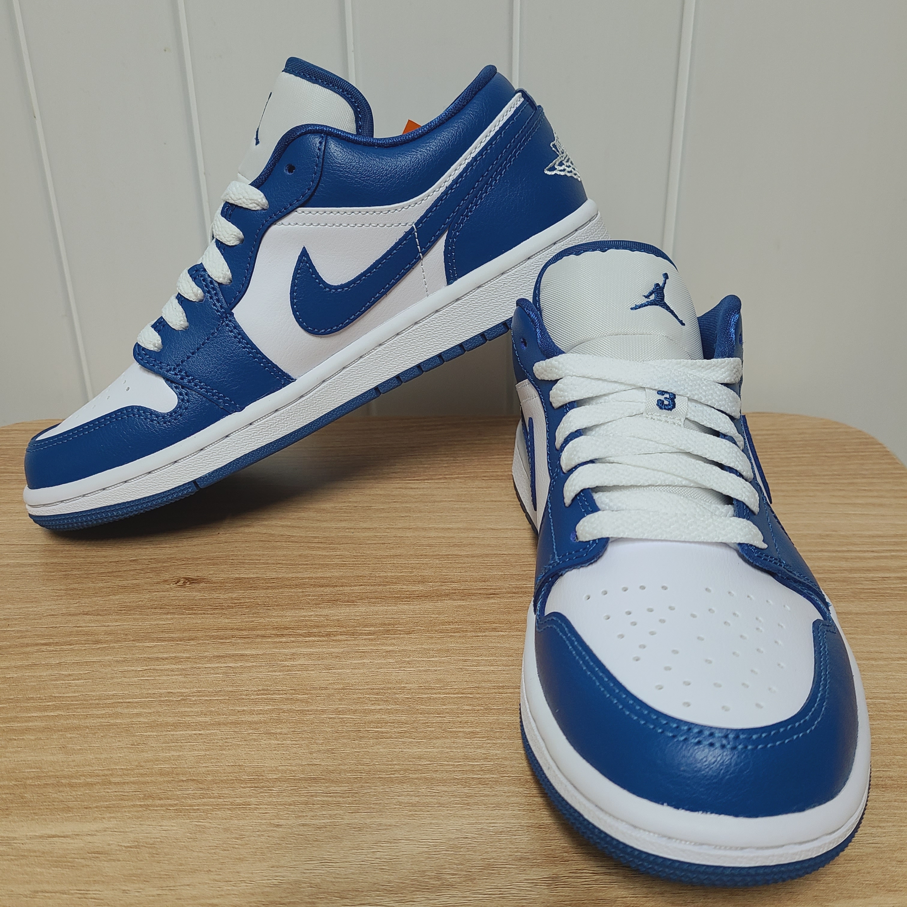 Jordan 1 Low Pollen, (W) Jordan 1 Low White Dark Marina Blue 착용 스타일 - 4