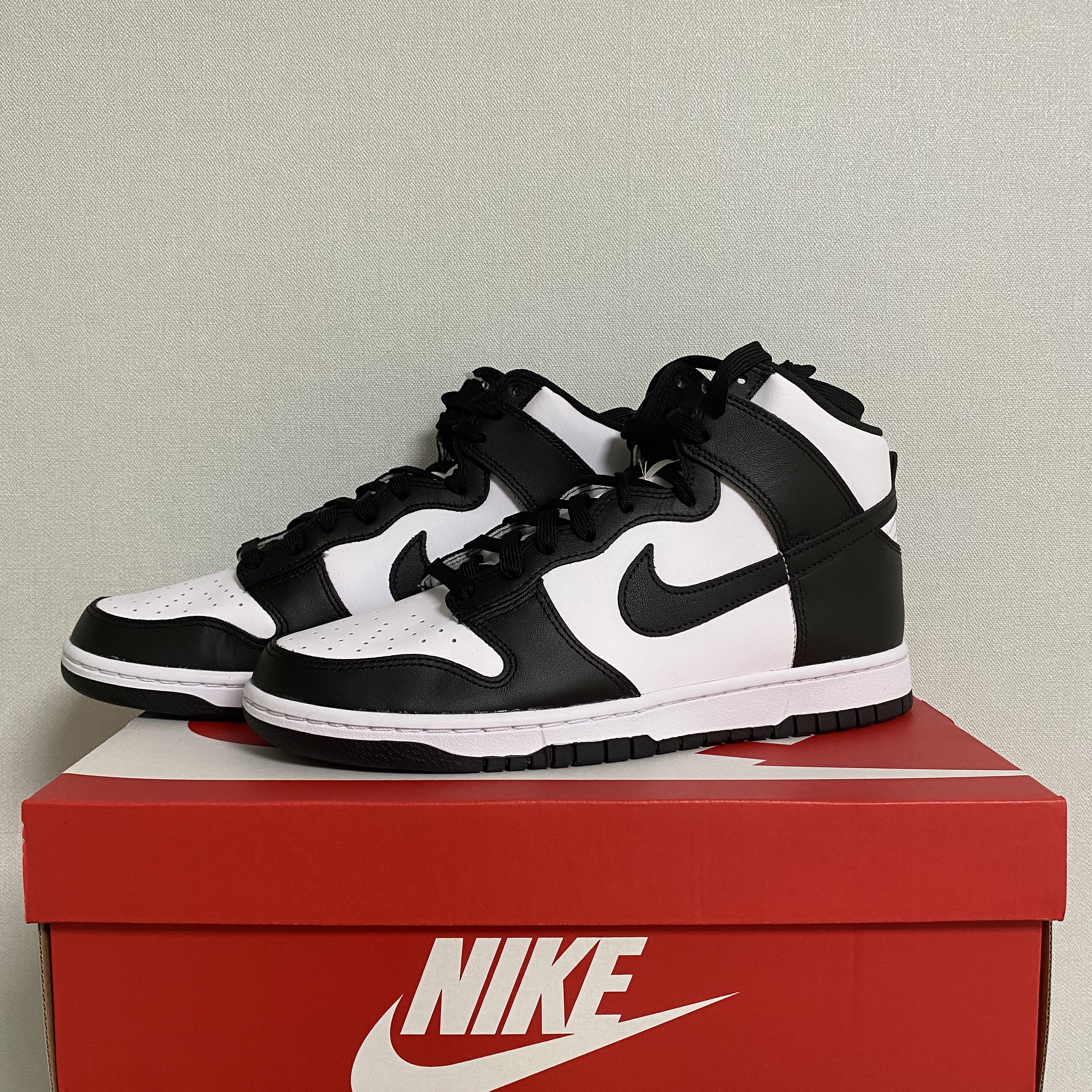 Nike Dunk High Retro Championship White 착용 스타일