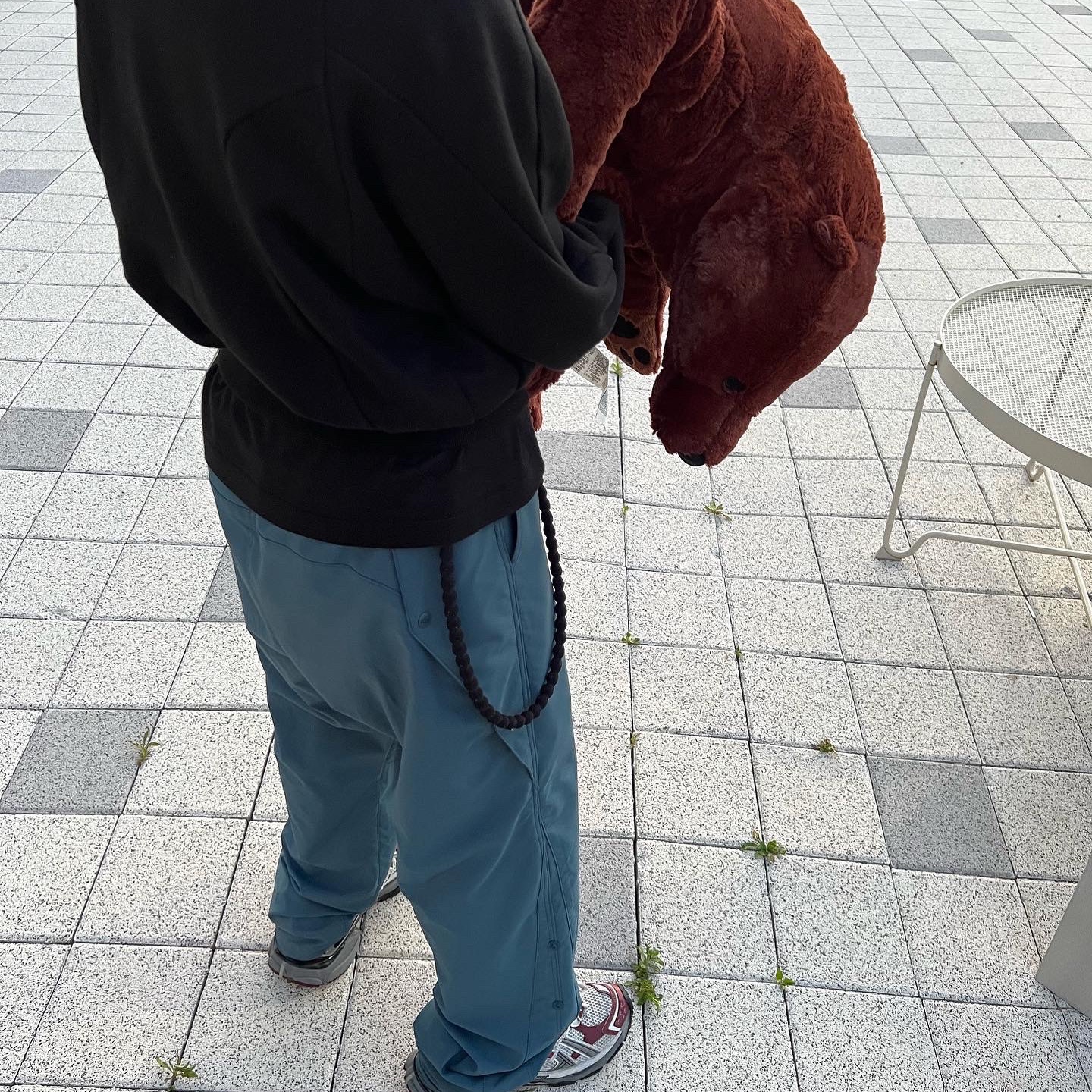 Balenciaga Runner Sneakers Grey Burgundy 착용 스타일