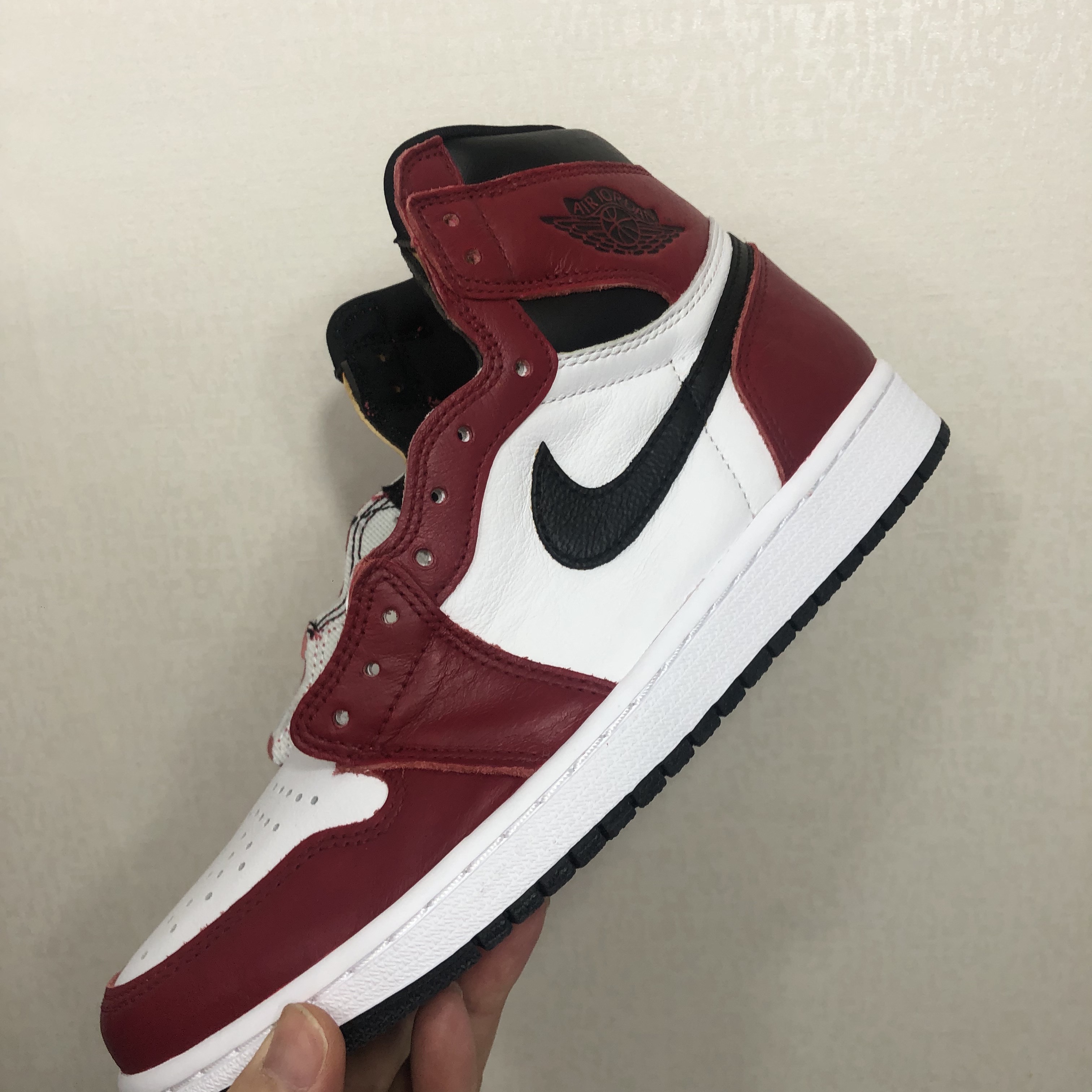 Jordan 1 Retro High OG Light Fusion Red 착용 스타일 - 1