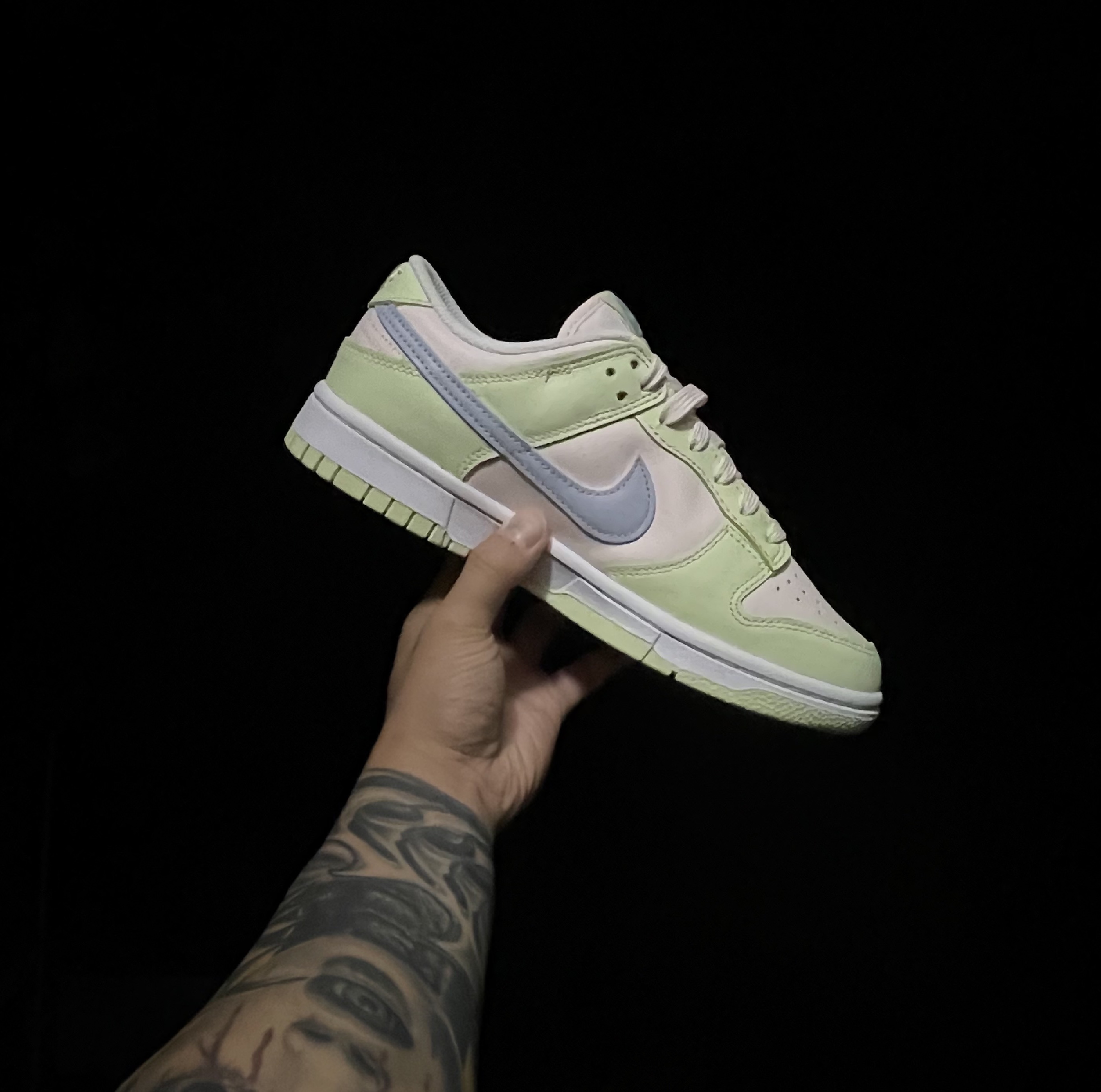 (W) Nike Dunk Low Light Soft Pink 착용 스타일 - 1