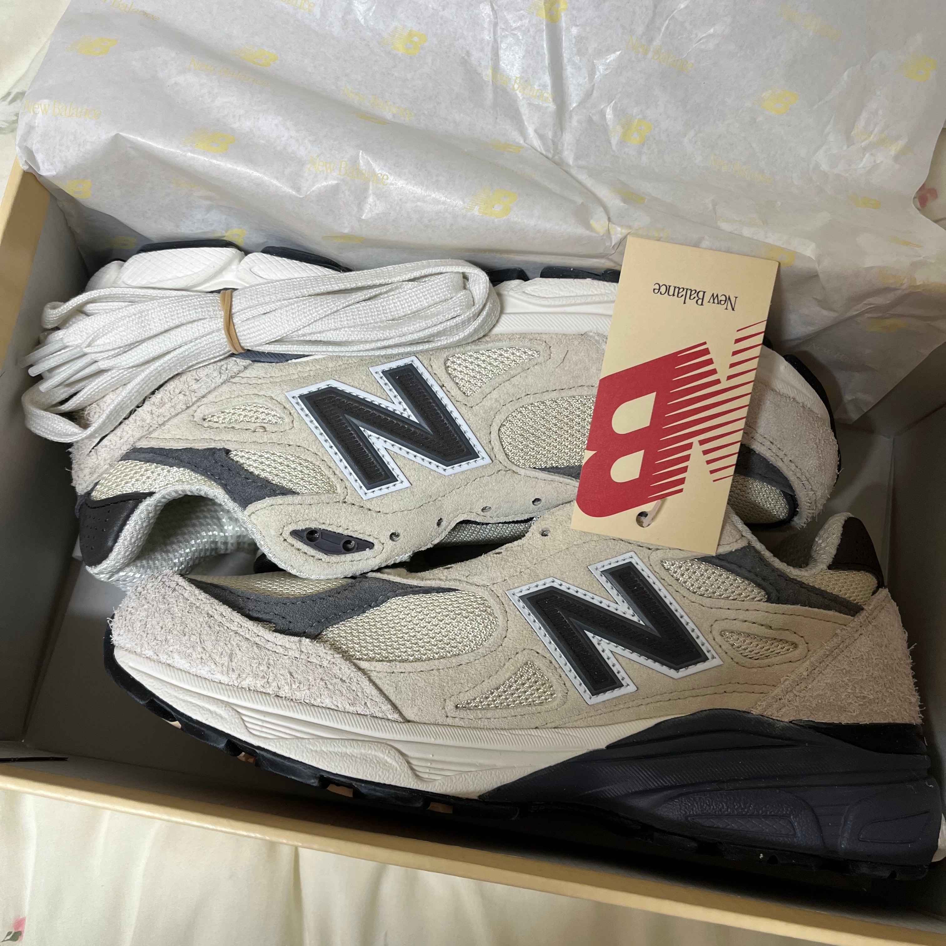 New Balance 990v3 Made in USA Moonbeam Macadamia Nut 착용 스타일 - 1