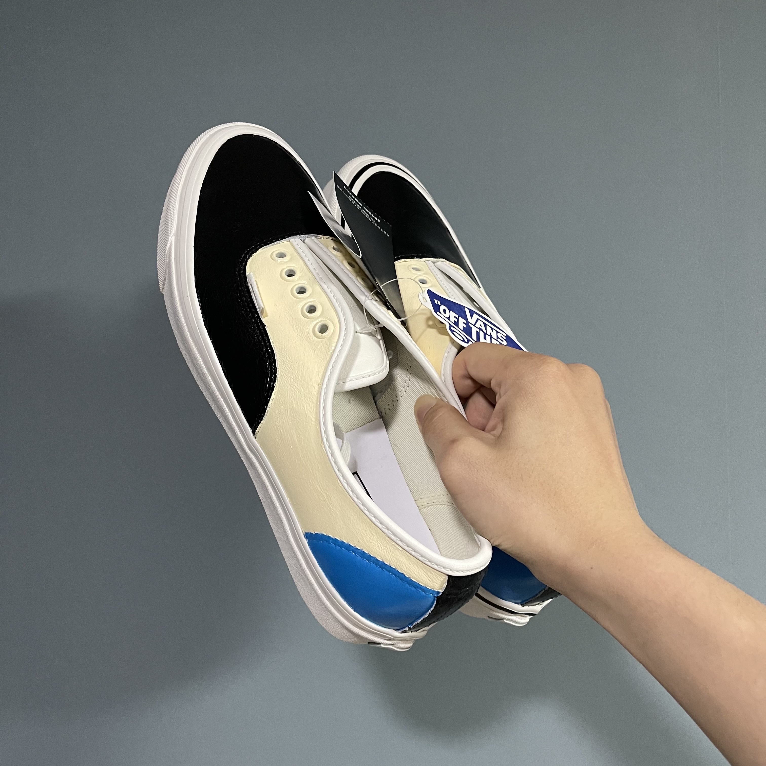 Vans Authentic 44 DX Anaheim Factory True White Leather 착용 스타일 - 3