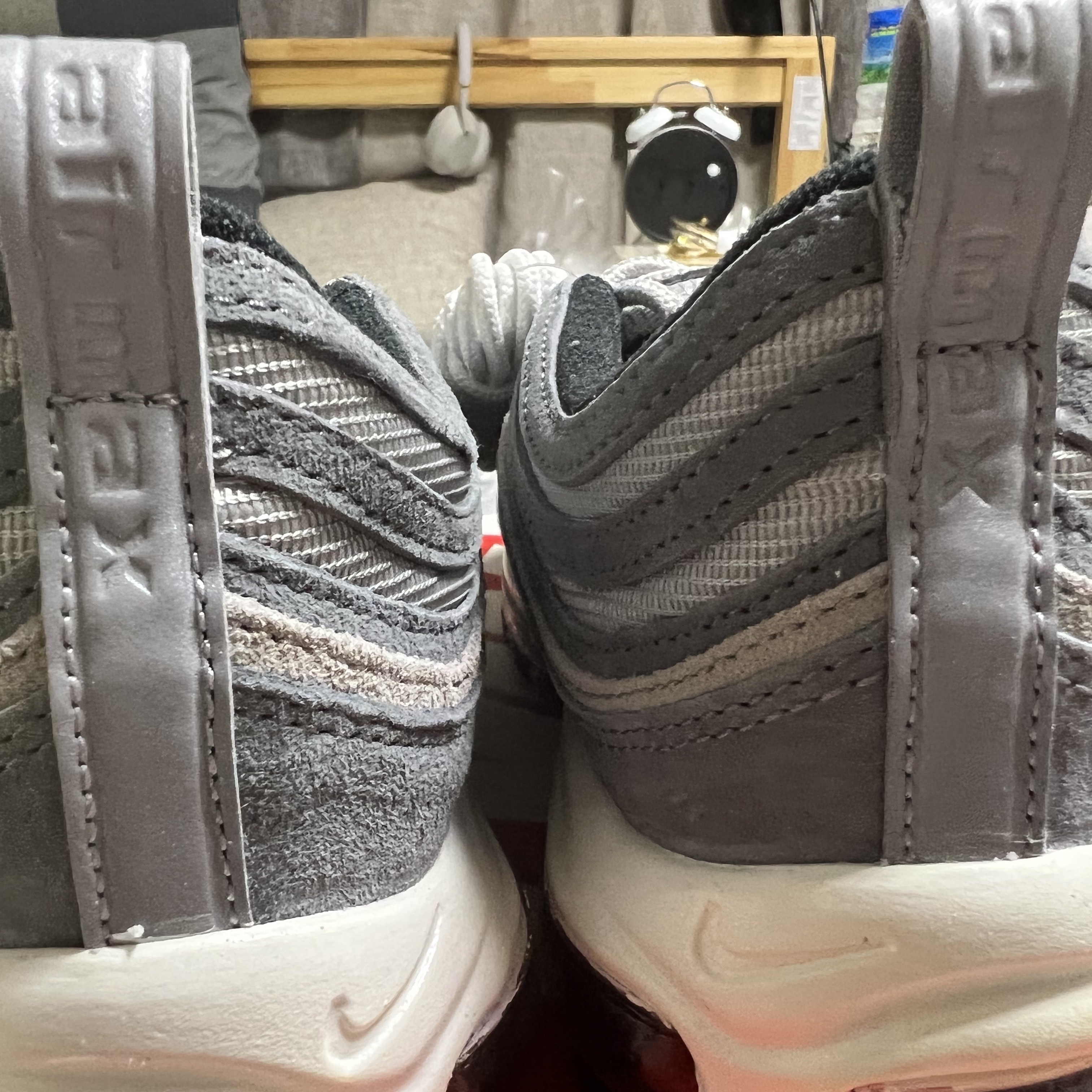 Nike Air Max 97 NH Smoke Grey Metallic Silver 착용 스타일 - 3
